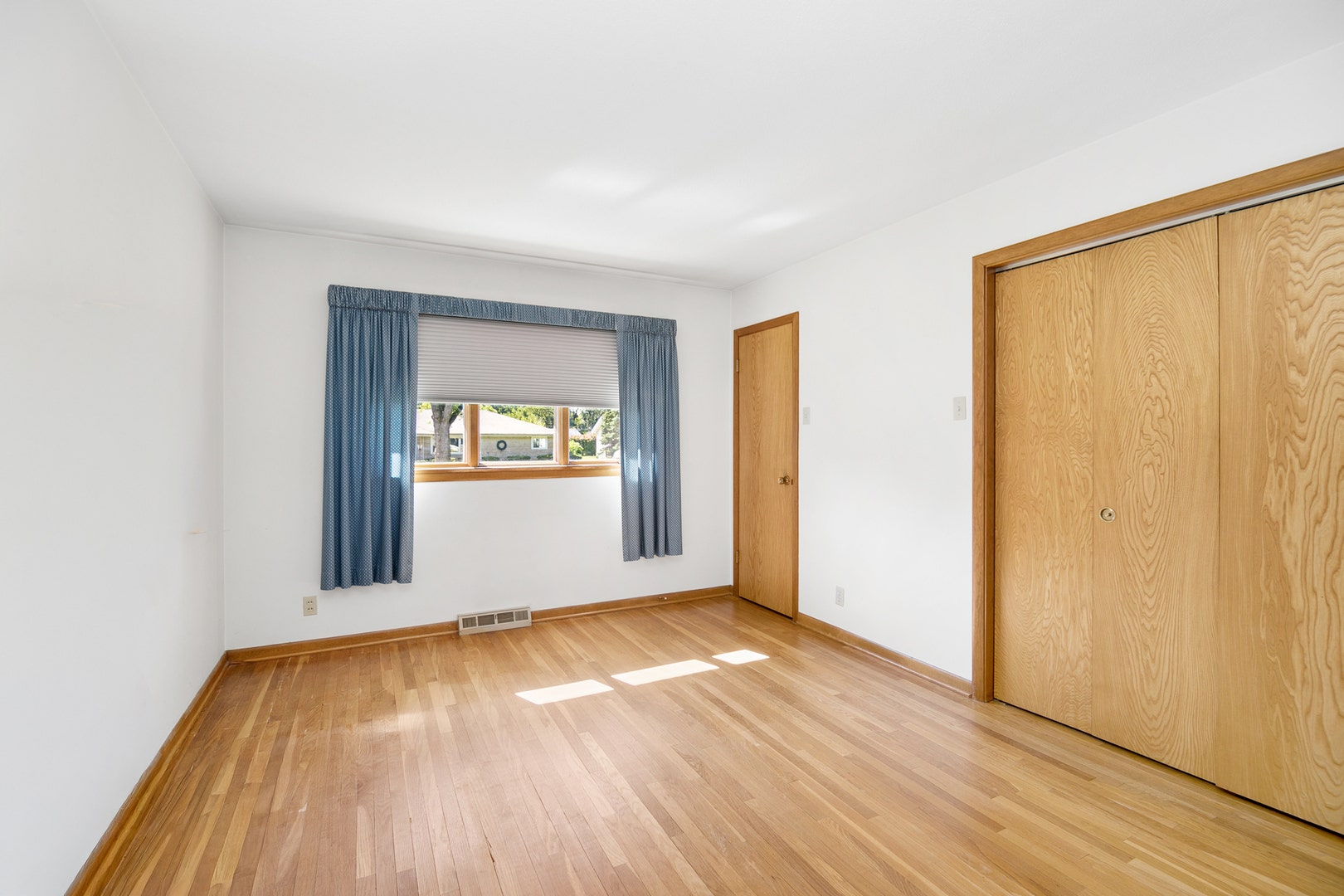 2705 Calmer Drive, Joliet, IL 60433 2705 Calmer Drive, Joliet, IL 60433