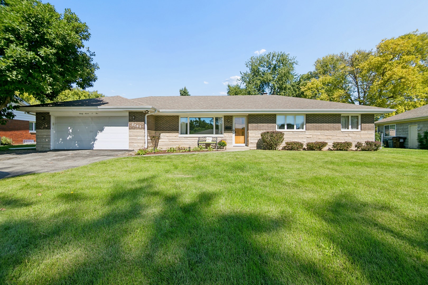 2705 Calmer Drive, Joliet, IL 60433 2705 Calmer Drive, Joliet, IL 60433
