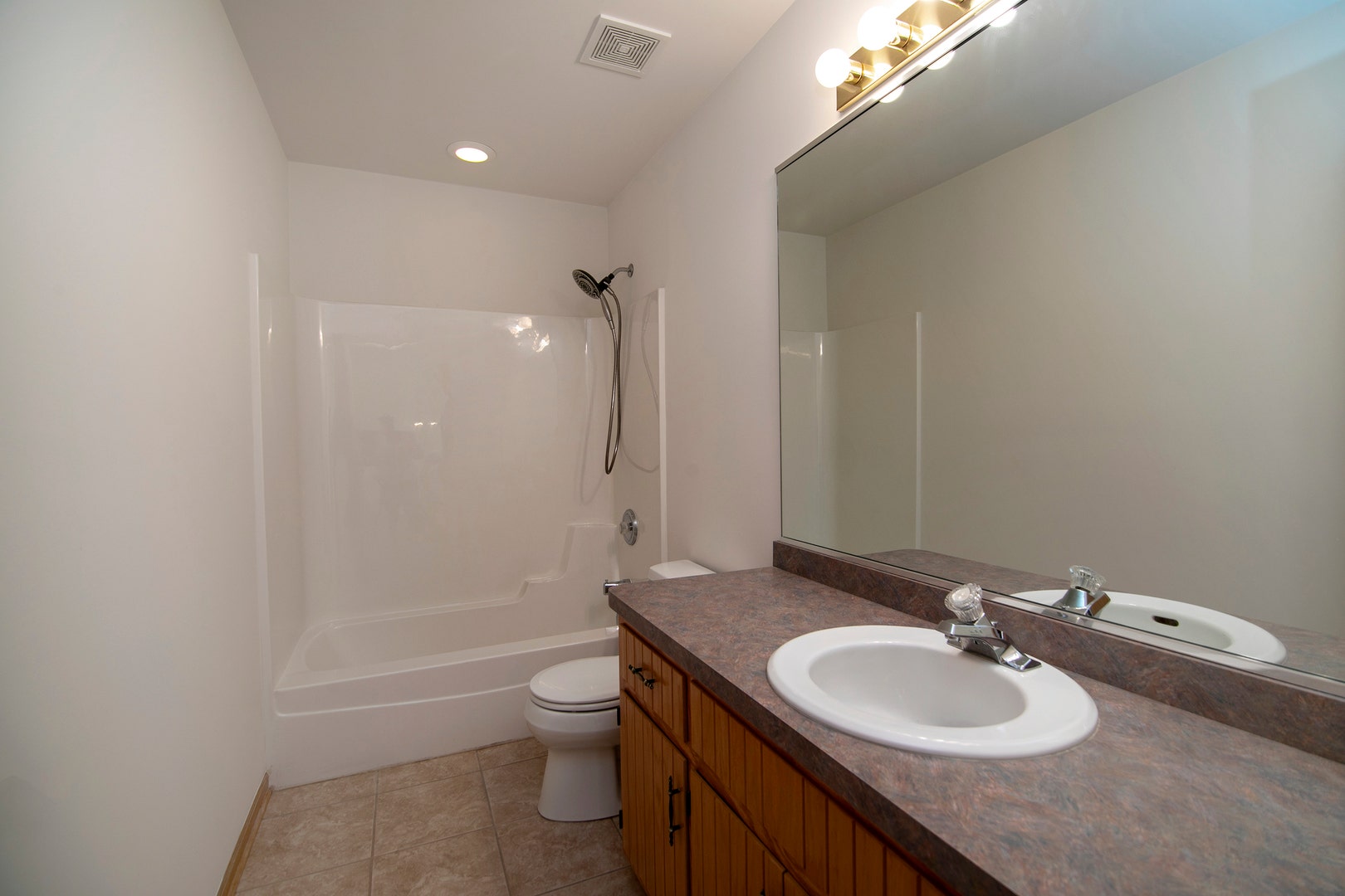 8554 Tullamore Drive, Tinley Park, IL 60487 8554 Tullamore Drive, Tinley Park, IL 60487