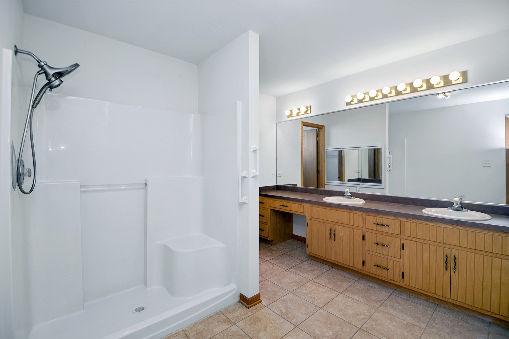 8554 Tullamore Drive, Tinley Park, IL 60487 8554 Tullamore Drive, Tinley Park, IL 60487