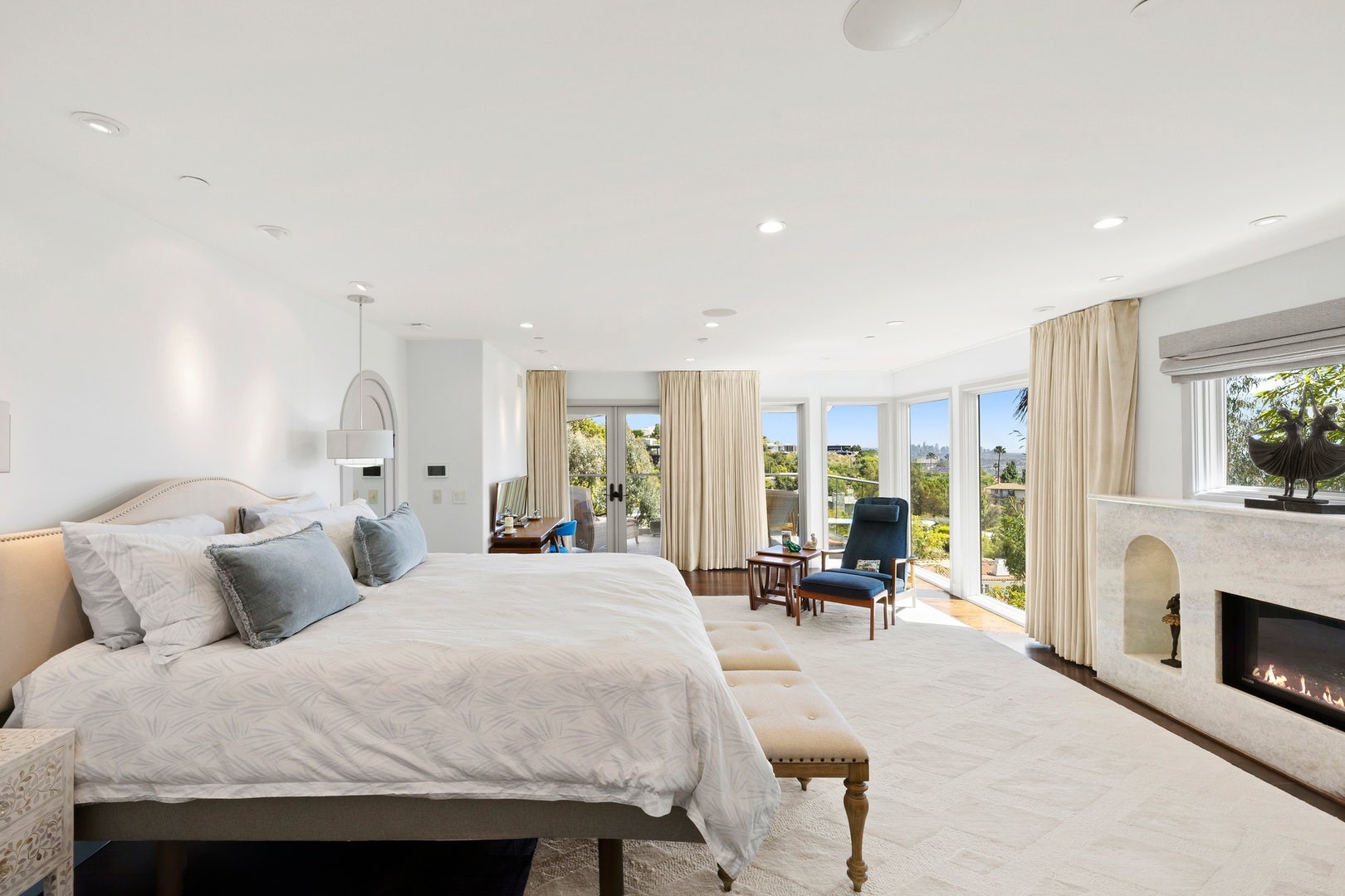 1380 Summitridge Place, Beverly Hills, CA 90210