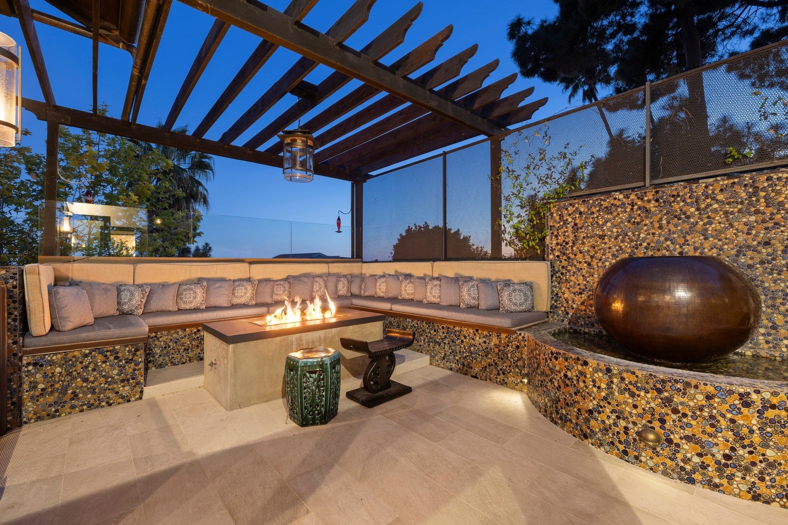1380 Summitridge Place, Beverly Hills, CA 90210