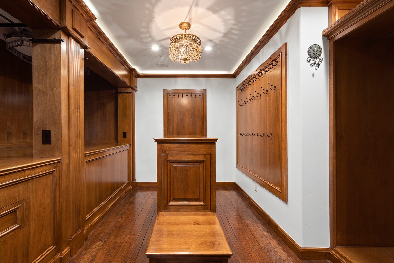 1380 Summitridge Place, Beverly Hills, CA 90210