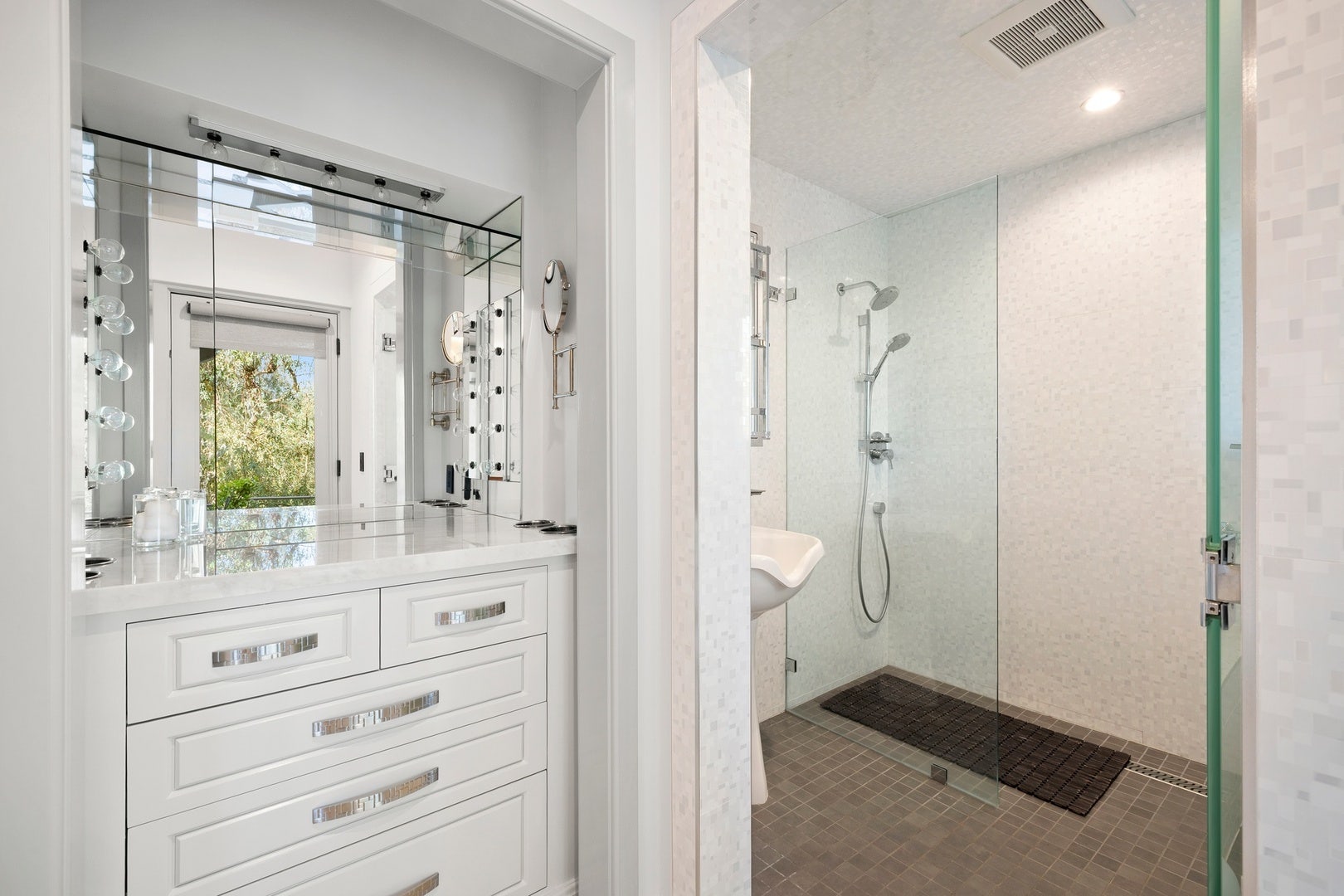 1380 Summitridge Place, Beverly Hills, CA 90210