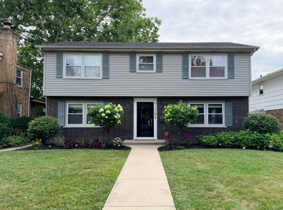 Property photo for 729 Latimer Lane, Flossmoor, IL