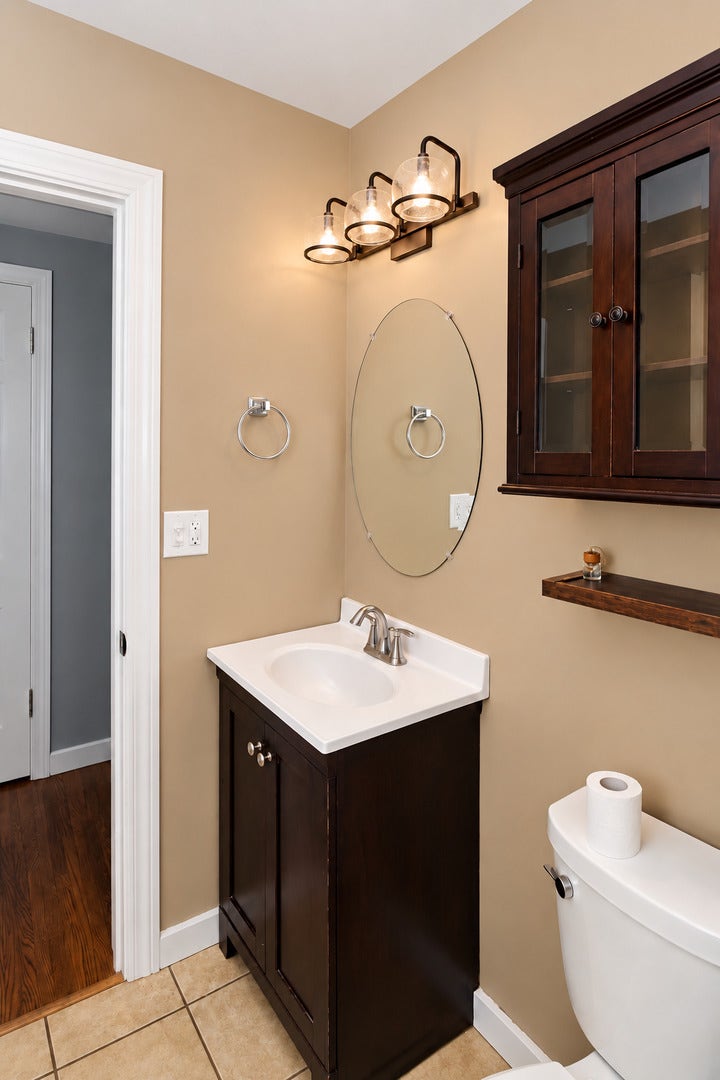 254 W Main Street, Carpentersville, IL 60110 254 W Main Street, Carpentersville, IL 60110