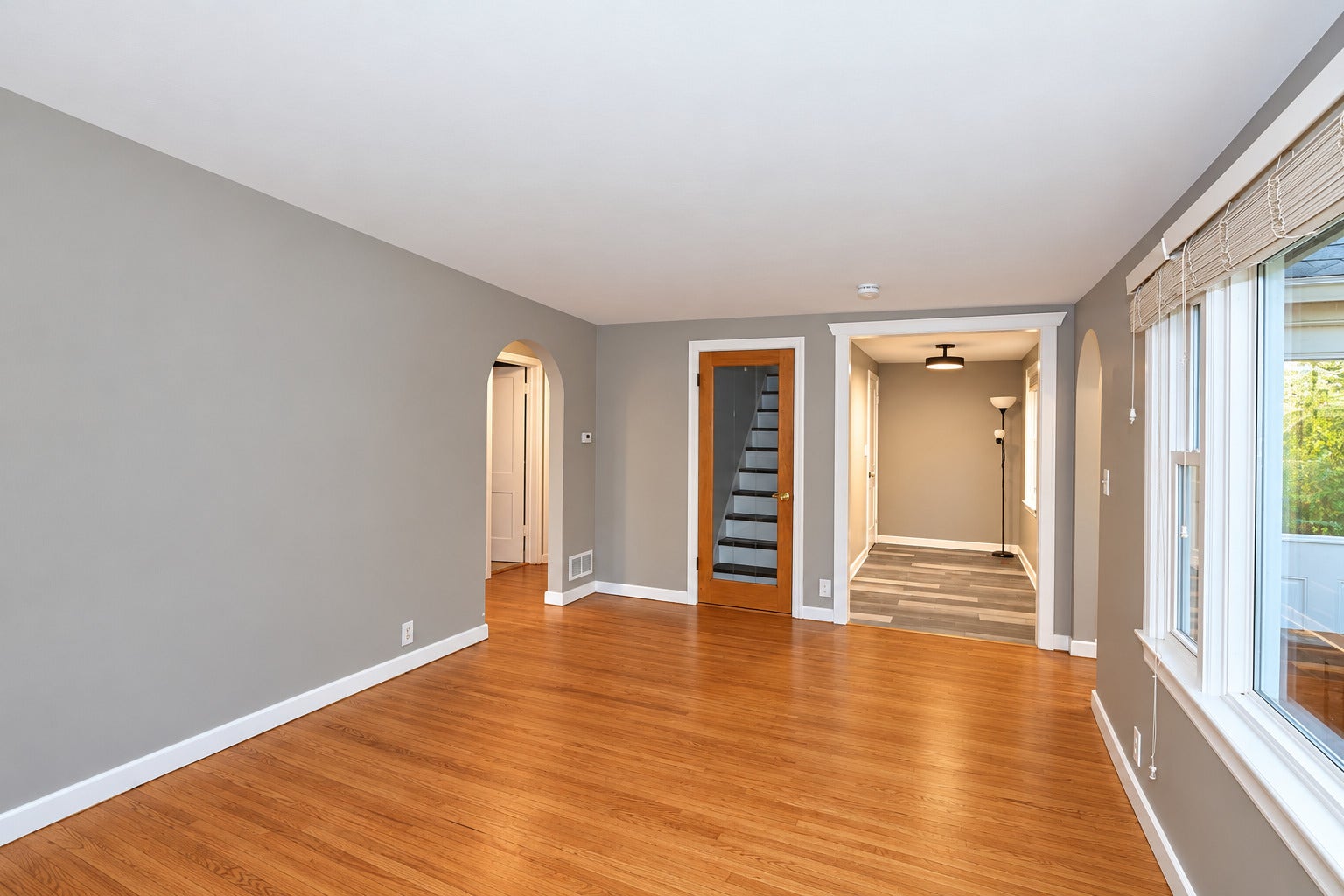 254 W Main Street, Carpentersville, IL 60110 254 W Main Street, Carpentersville, IL 60110