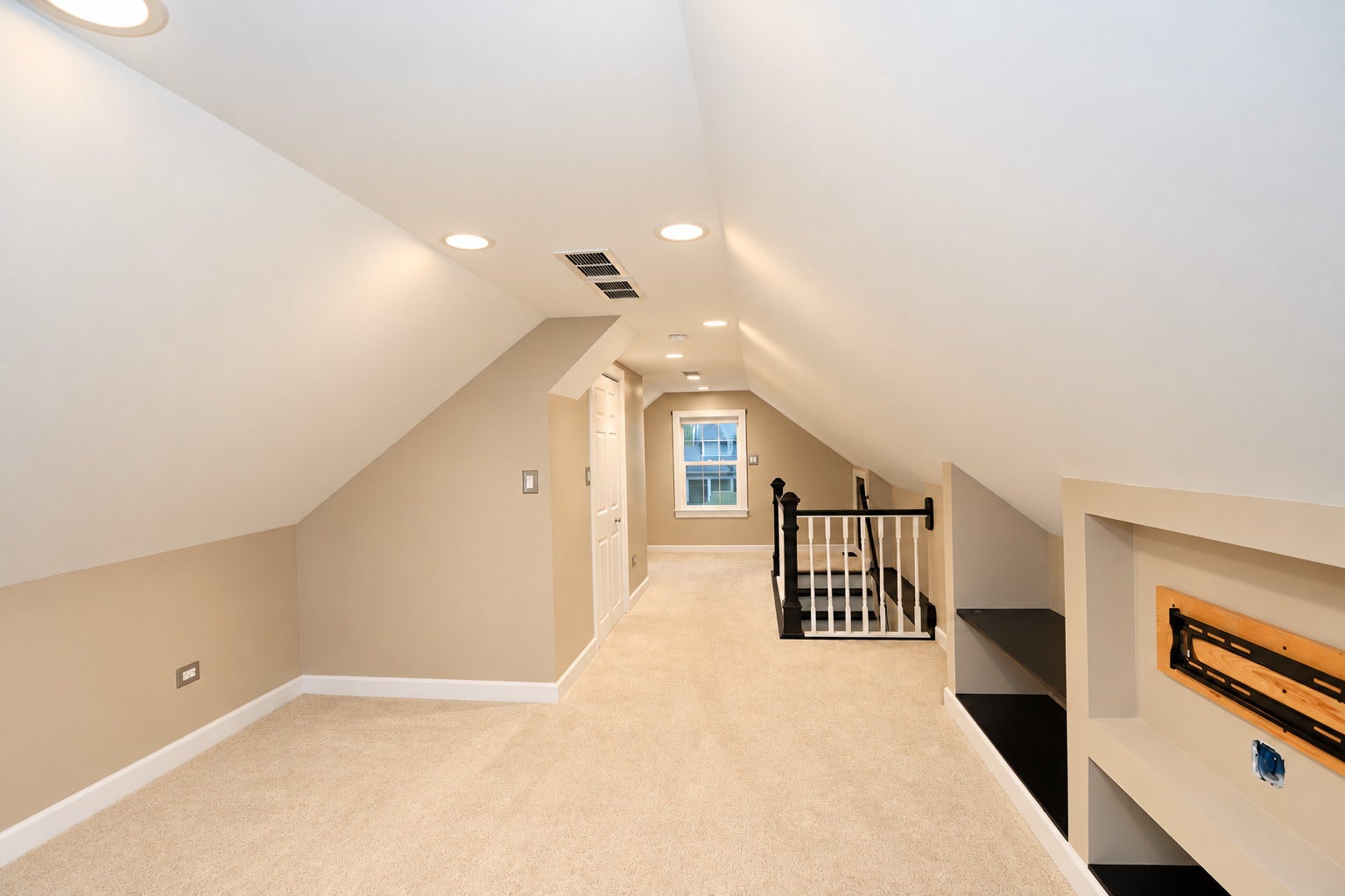 254 W Main Street, Carpentersville, IL 60110 254 W Main Street, Carpentersville, IL 60110