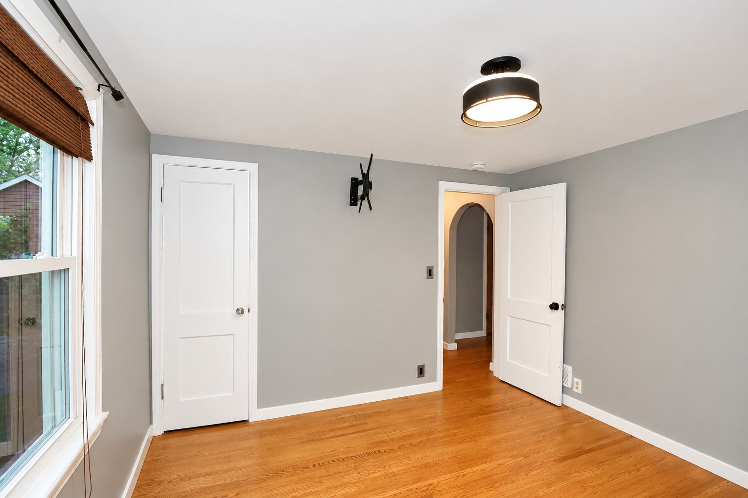 254 W Main Street, Carpentersville, IL 60110 254 W Main Street, Carpentersville, IL 60110