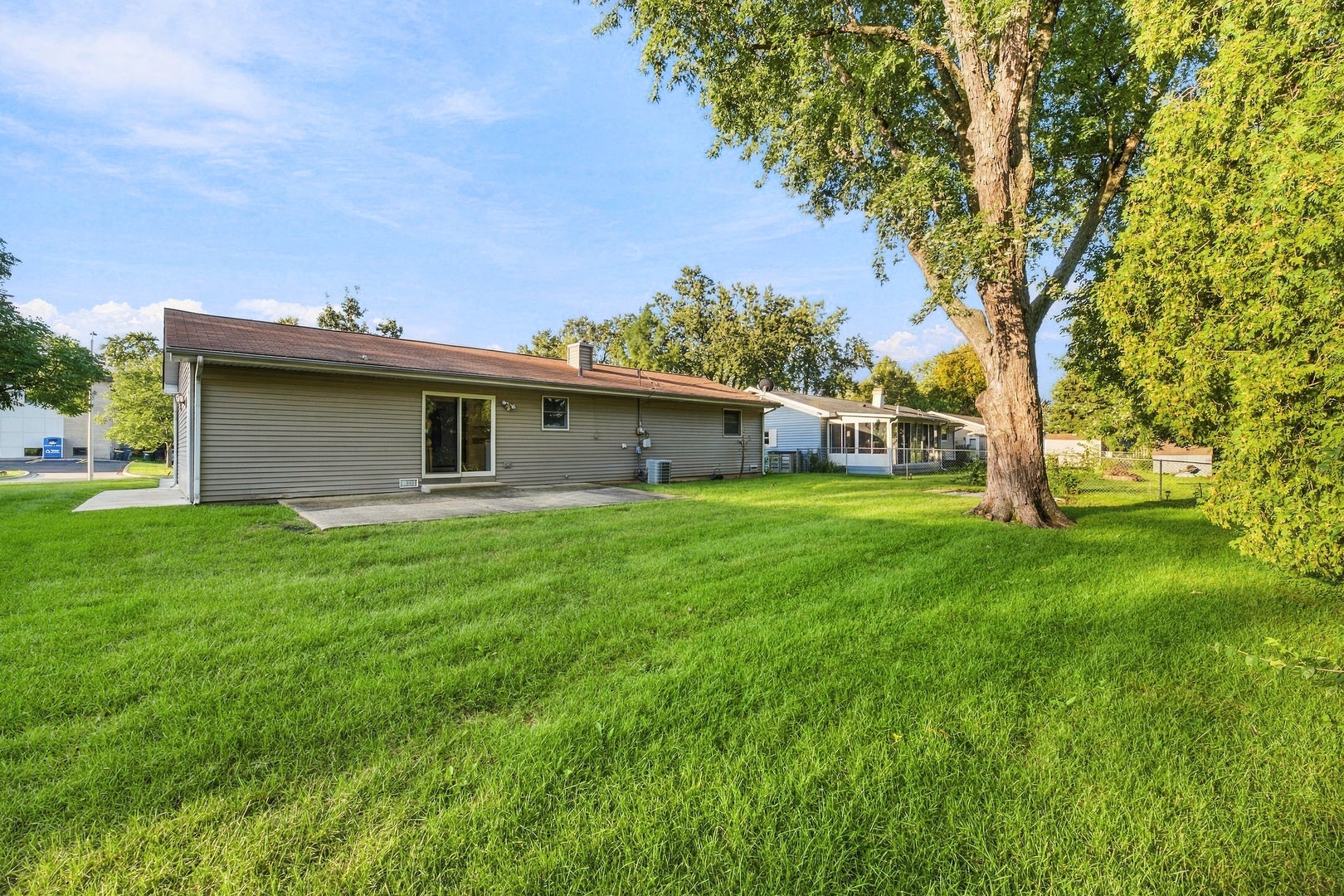145 Shawnee Drive, Carol Stream, IL 60188 145 Shawnee Drive, Carol Stream, IL 60188