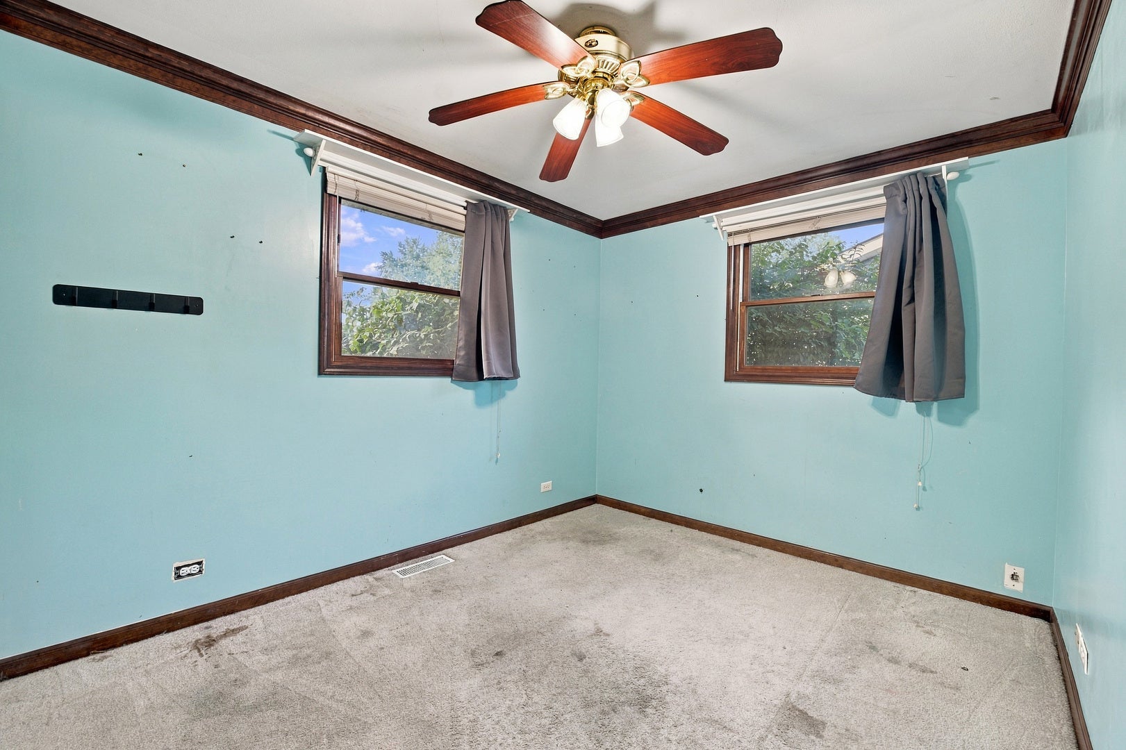 145 Shawnee Drive, Carol Stream, IL 60188 145 Shawnee Drive, Carol Stream, IL 60188
