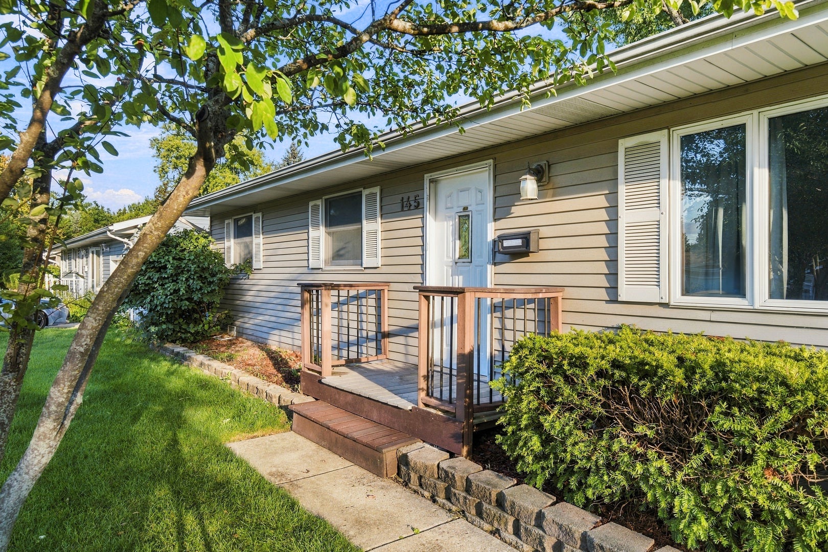 145 Shawnee Drive, Carol Stream, IL 60188 145 Shawnee Drive, Carol Stream, IL 60188