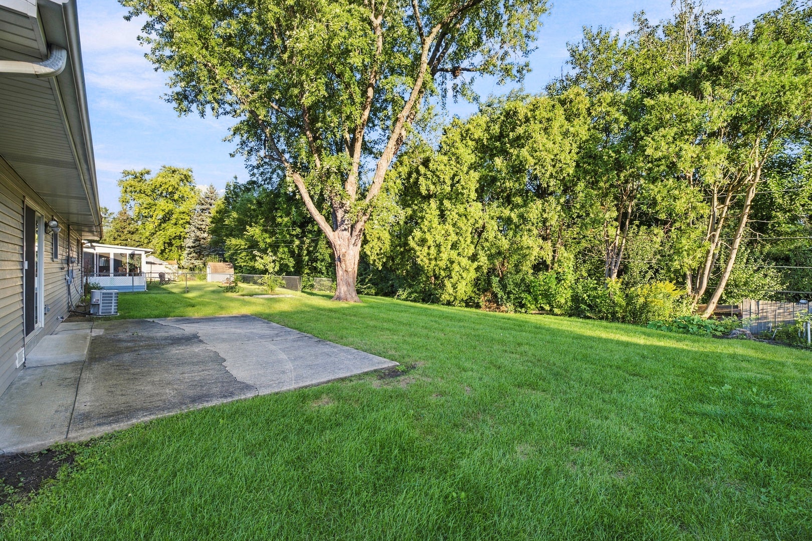145 Shawnee Drive, Carol Stream, IL 60188 145 Shawnee Drive, Carol Stream, IL 60188
