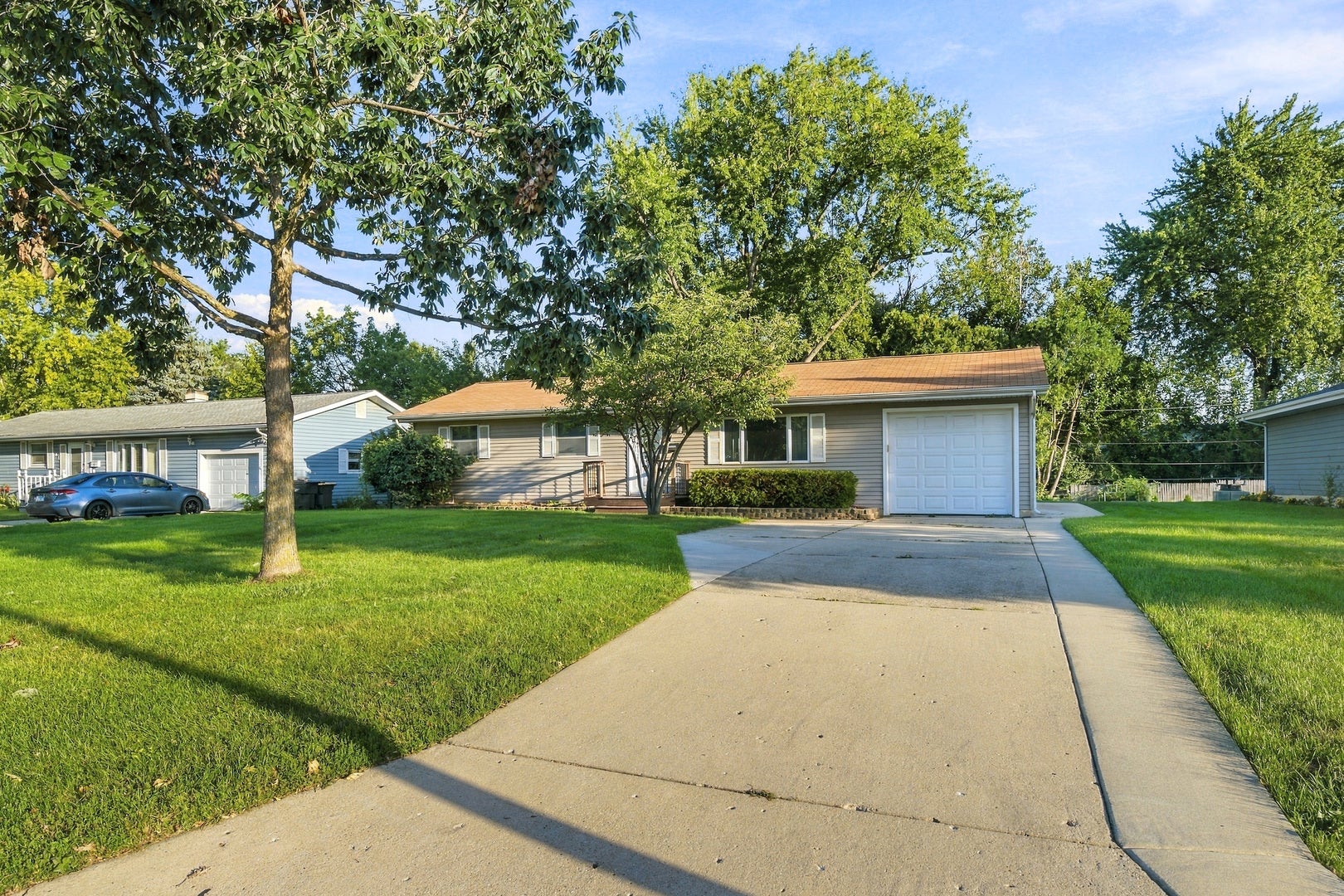 145 Shawnee Drive, Carol Stream, IL 60188 145 Shawnee Drive, Carol Stream, IL 60188
