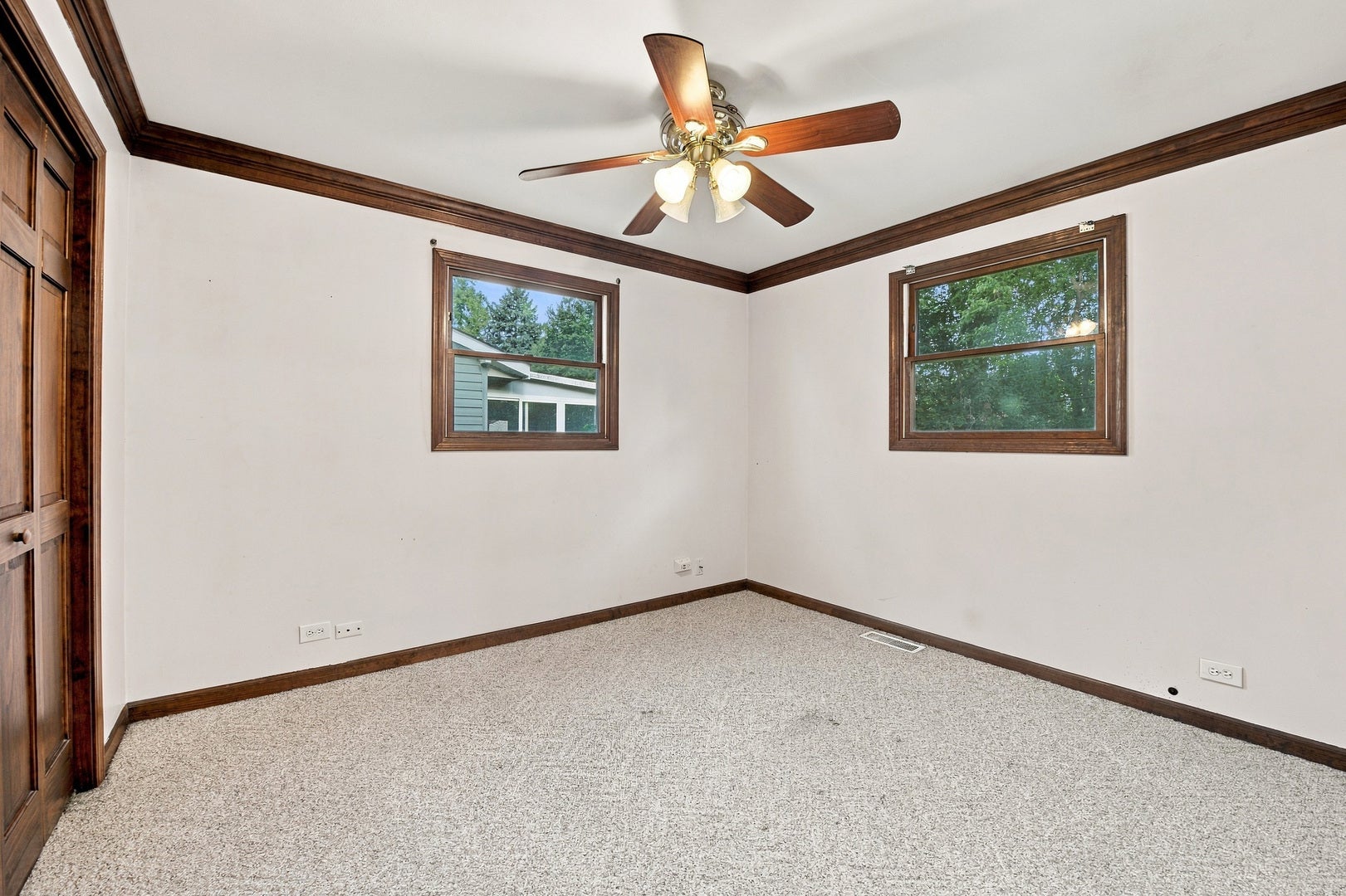 145 Shawnee Drive, Carol Stream, IL 60188 145 Shawnee Drive, Carol Stream, IL 60188