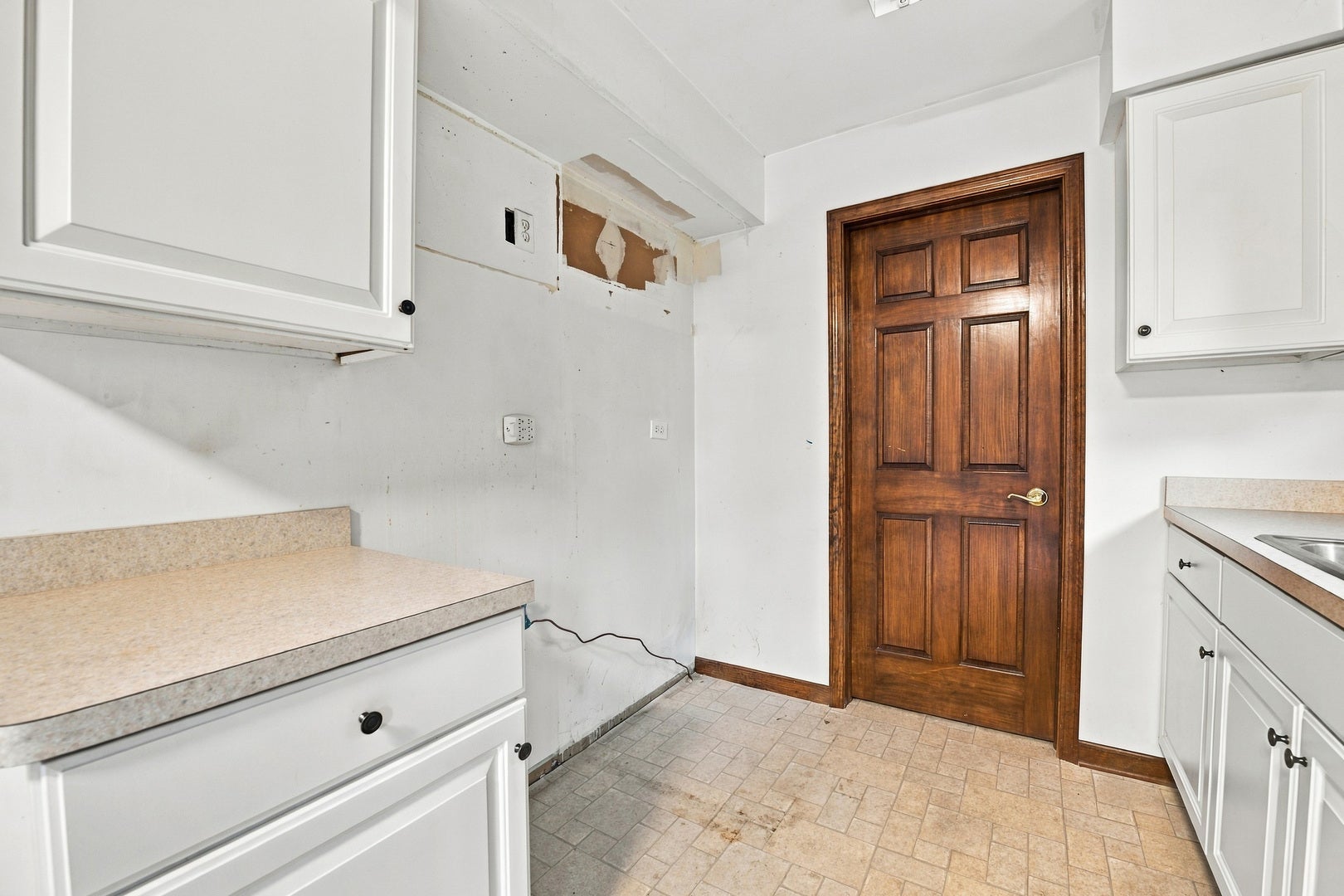 145 Shawnee Drive, Carol Stream, IL 60188 145 Shawnee Drive, Carol Stream, IL 60188