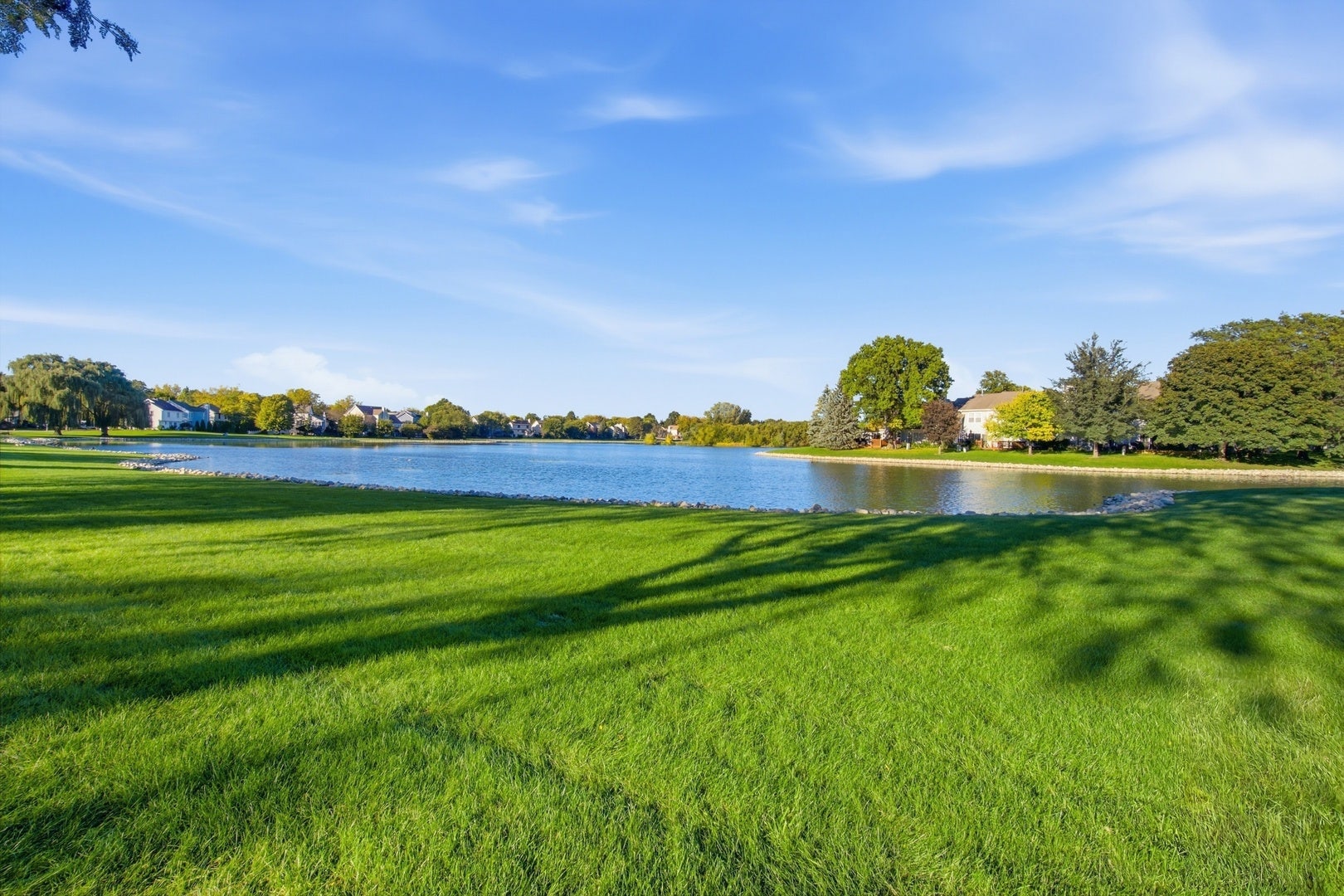 1055 Woodhill Court, Elgin, IL 60120