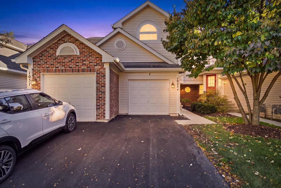 Property photo for 1055 Woodhill Court, Elgin, IL