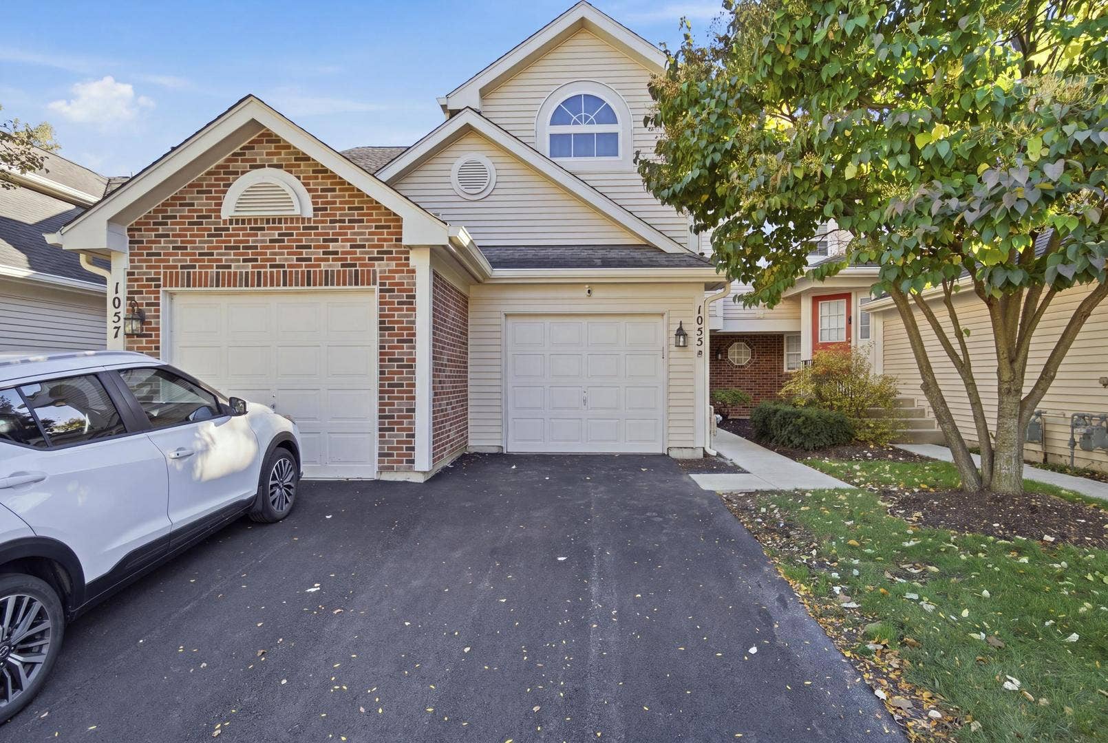 1055 Woodhill Court, Elgin, IL 60120