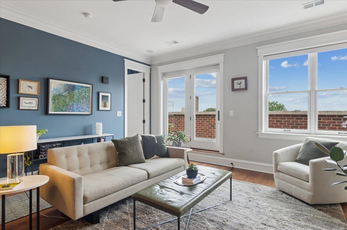 5647 N CLARK Street, #402, Chicago, IL 60660