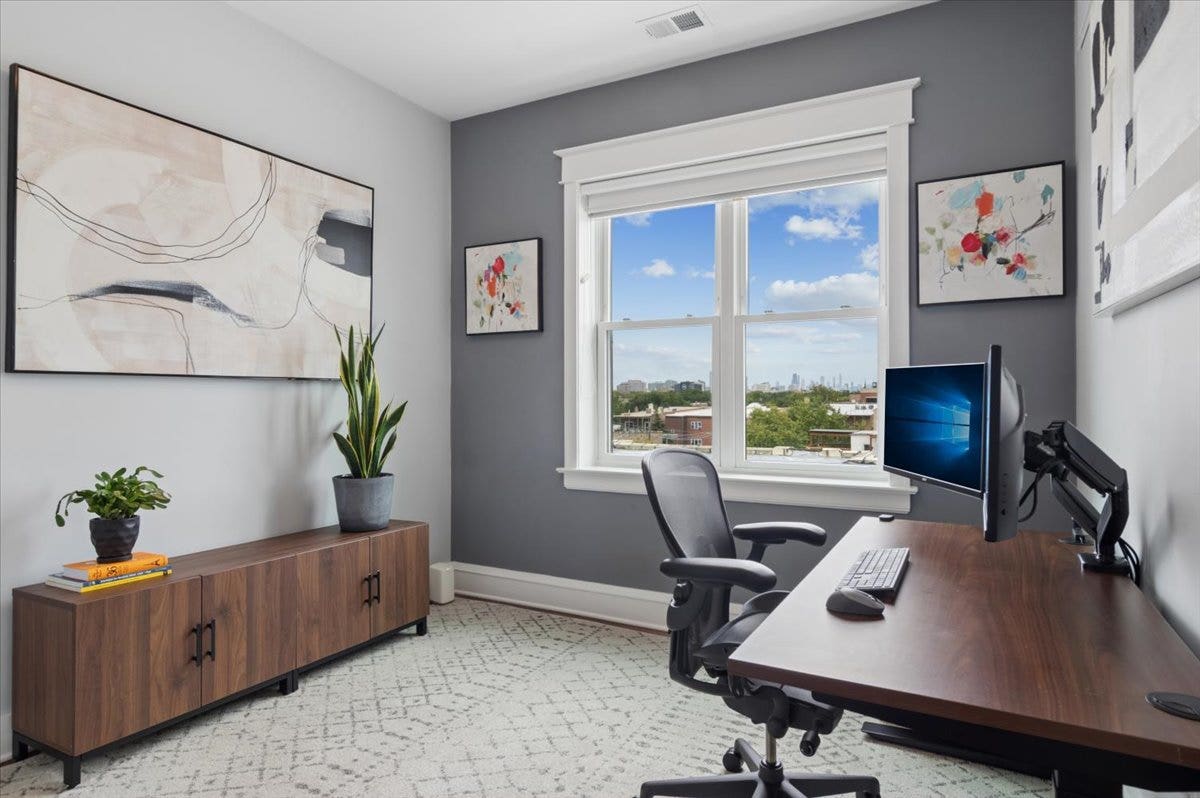 5647 N CLARK Street, #402, Chicago, IL 60660