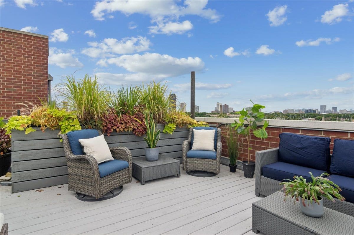 5647 N CLARK Street, #402, Chicago, IL 60660
