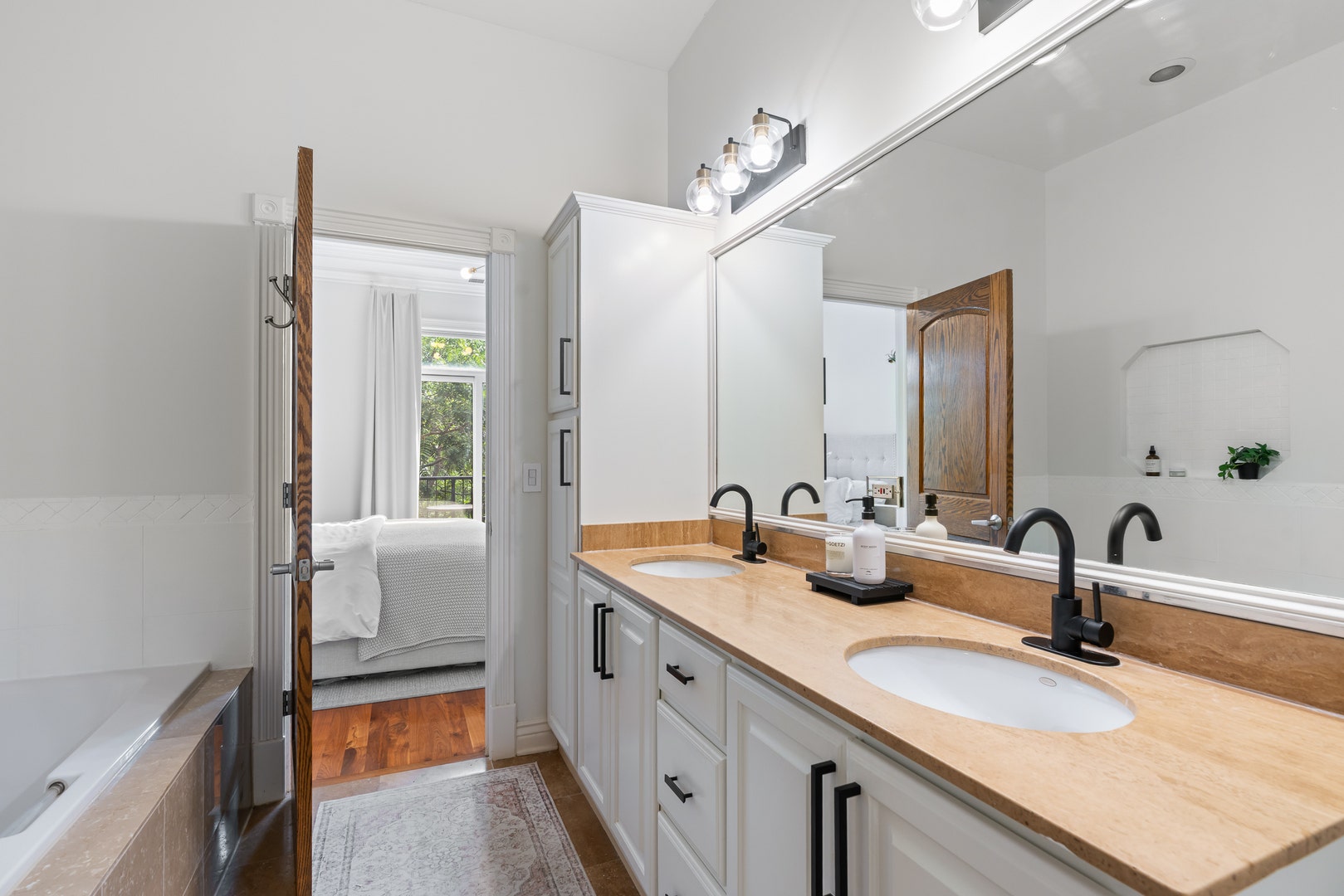 2507 N Halsted Street, #4, Chicago, IL 60614 2507 N Halsted Street, #4, Chicago, IL 60614