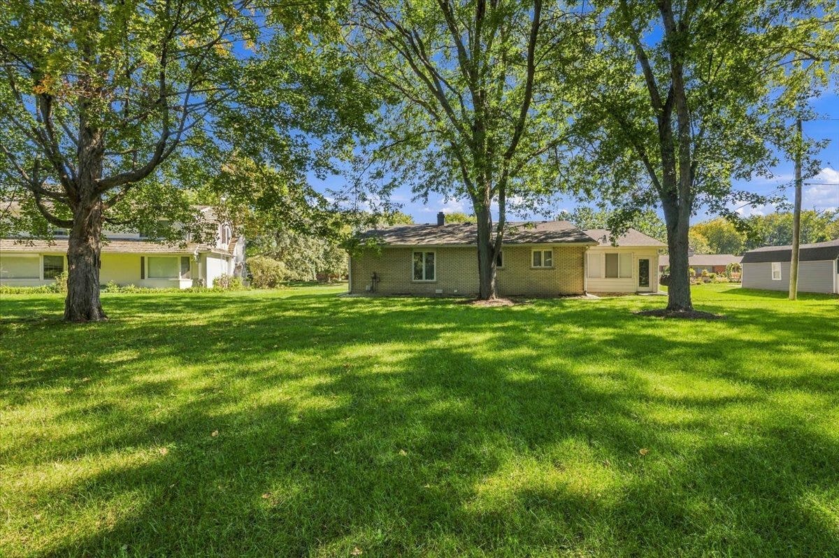 373 LRA Drive, Aurora, IL 60506