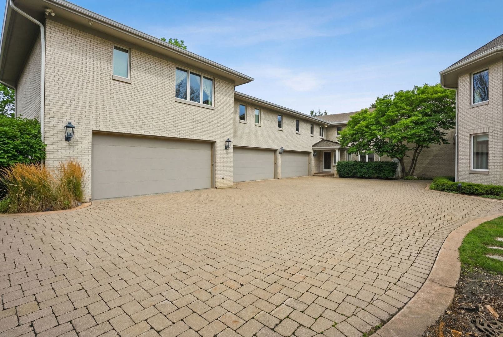 1877 Banbury Road, Inverness, IL 60067 1877 Banbury Road, Inverness, IL 60067