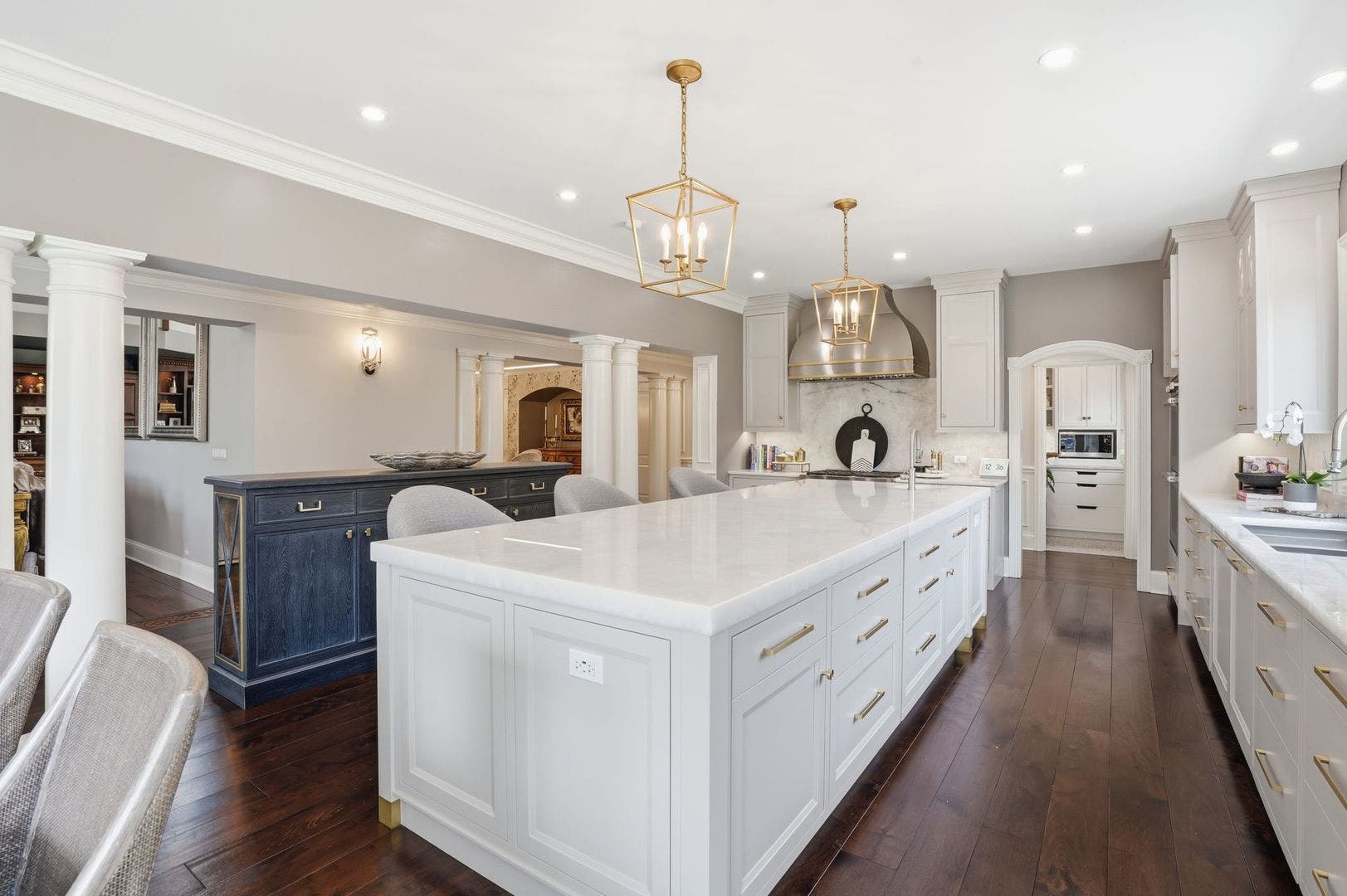 1877 Banbury Road, Inverness, IL 60067 1877 Banbury Road, Inverness, IL 60067