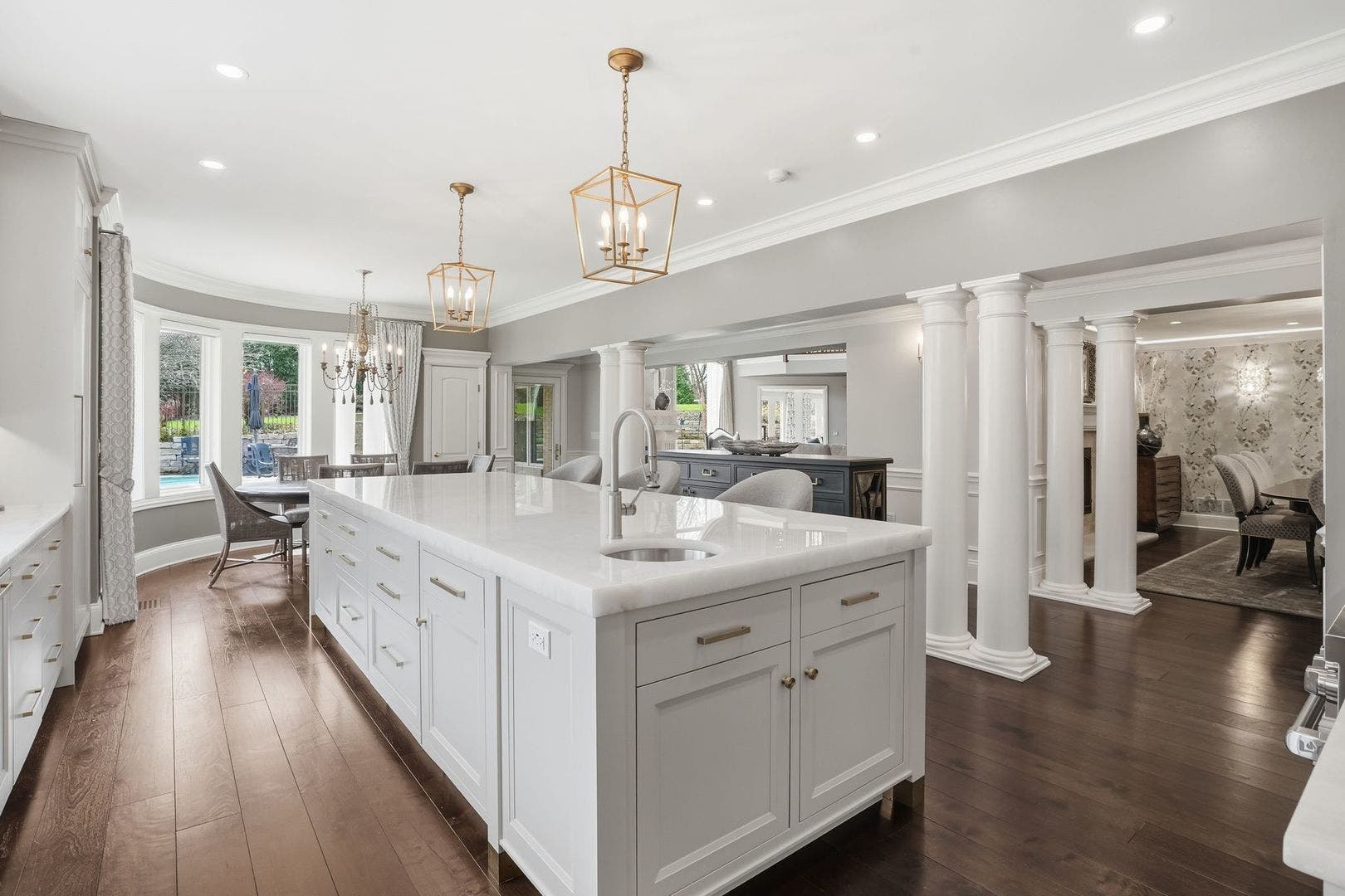 1877 Banbury Road, Inverness, IL 60067 1877 Banbury Road, Inverness, IL 60067