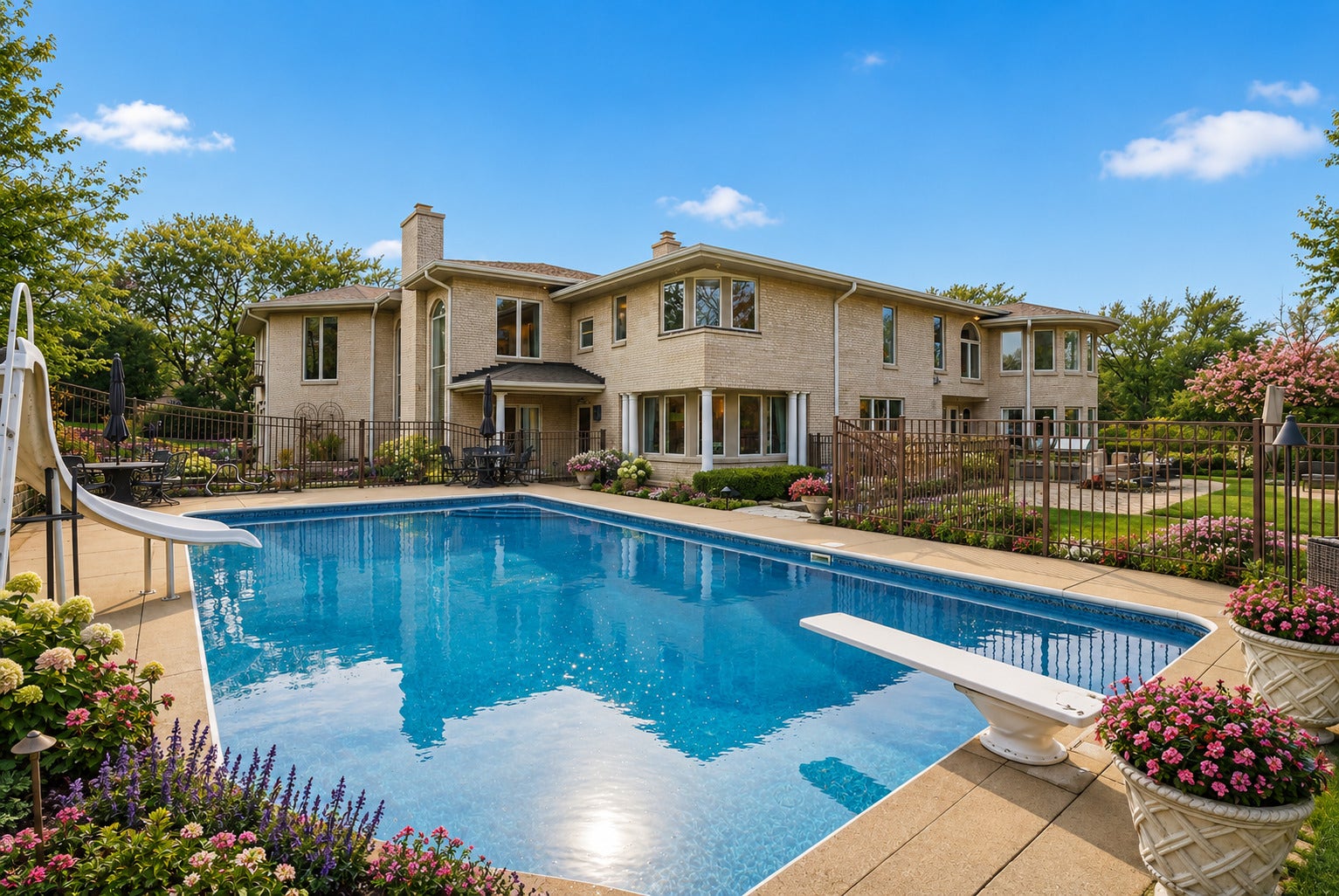1877 Banbury Road, Inverness, IL 60067 1877 Banbury Road, Inverness, IL 60067