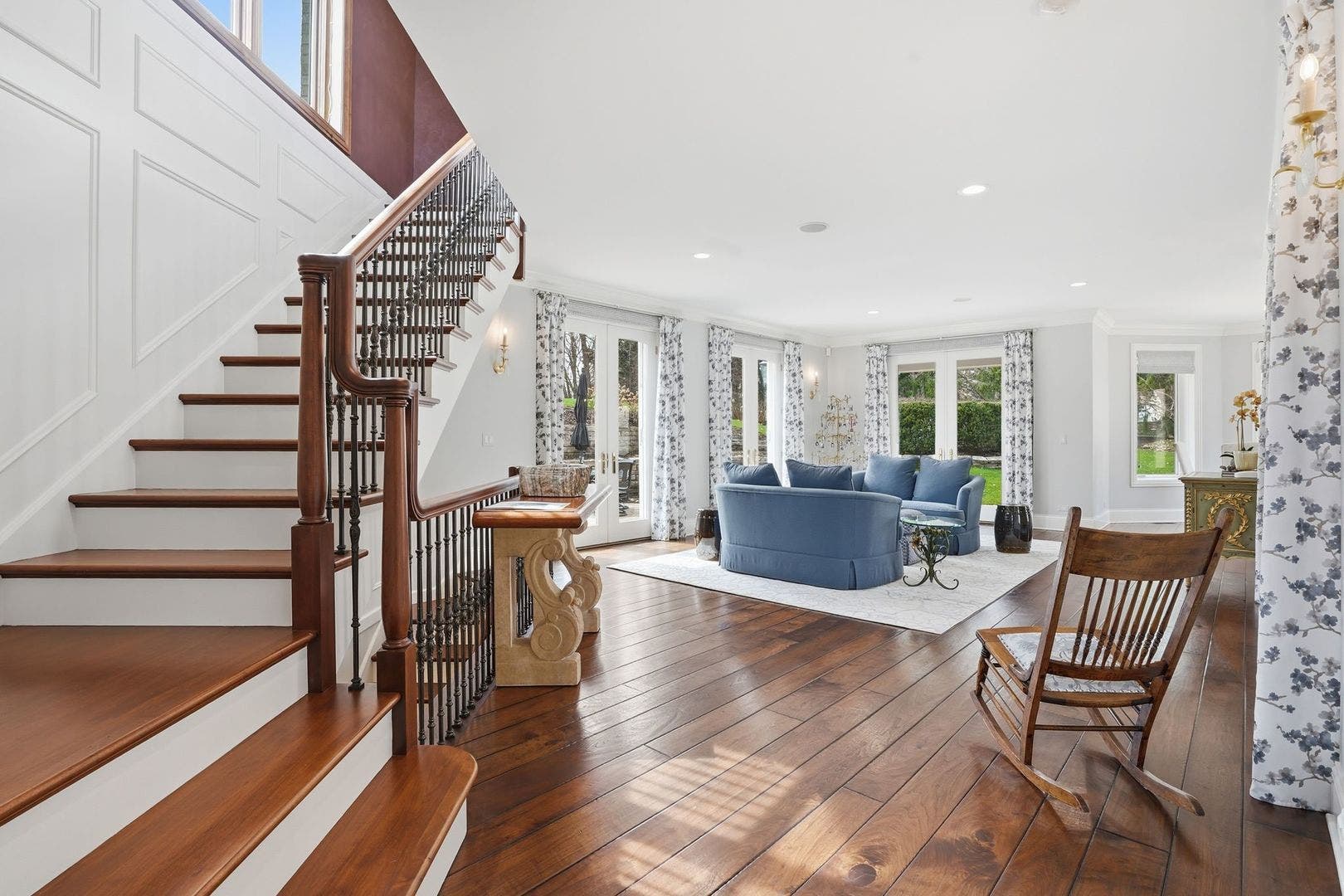 1877 Banbury Road, Inverness, IL 60067 Sunroom with Stairs to Billiards Room