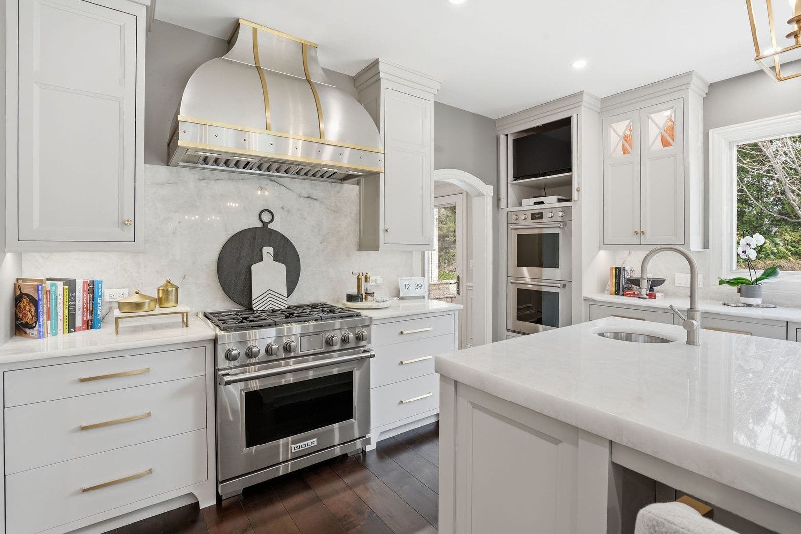 1877 Banbury Road, Inverness, IL 60067 1877 Banbury Road, Inverness, IL 60067