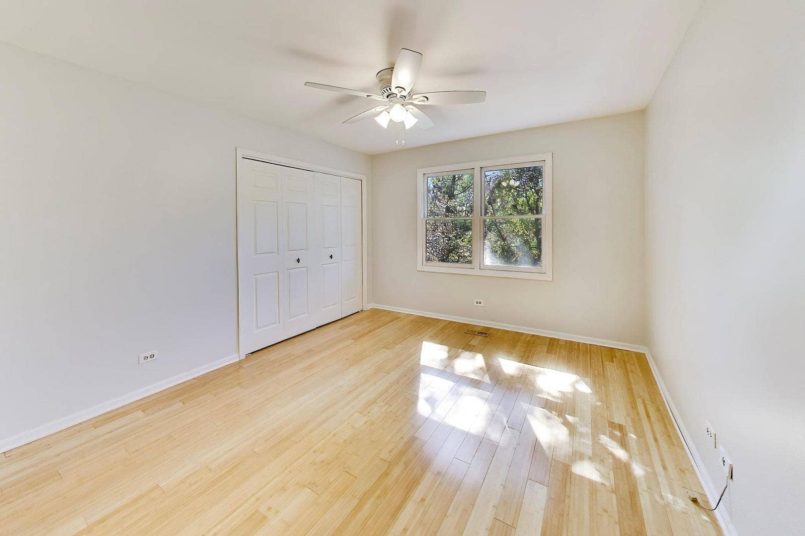 250 Knoll Street, Wheaton, IL 60187 250 Knoll Street, Wheaton, IL 60187