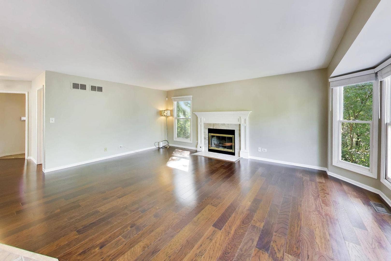 250 Knoll Street, Wheaton, IL 60187 250 Knoll Street, Wheaton, IL 60187