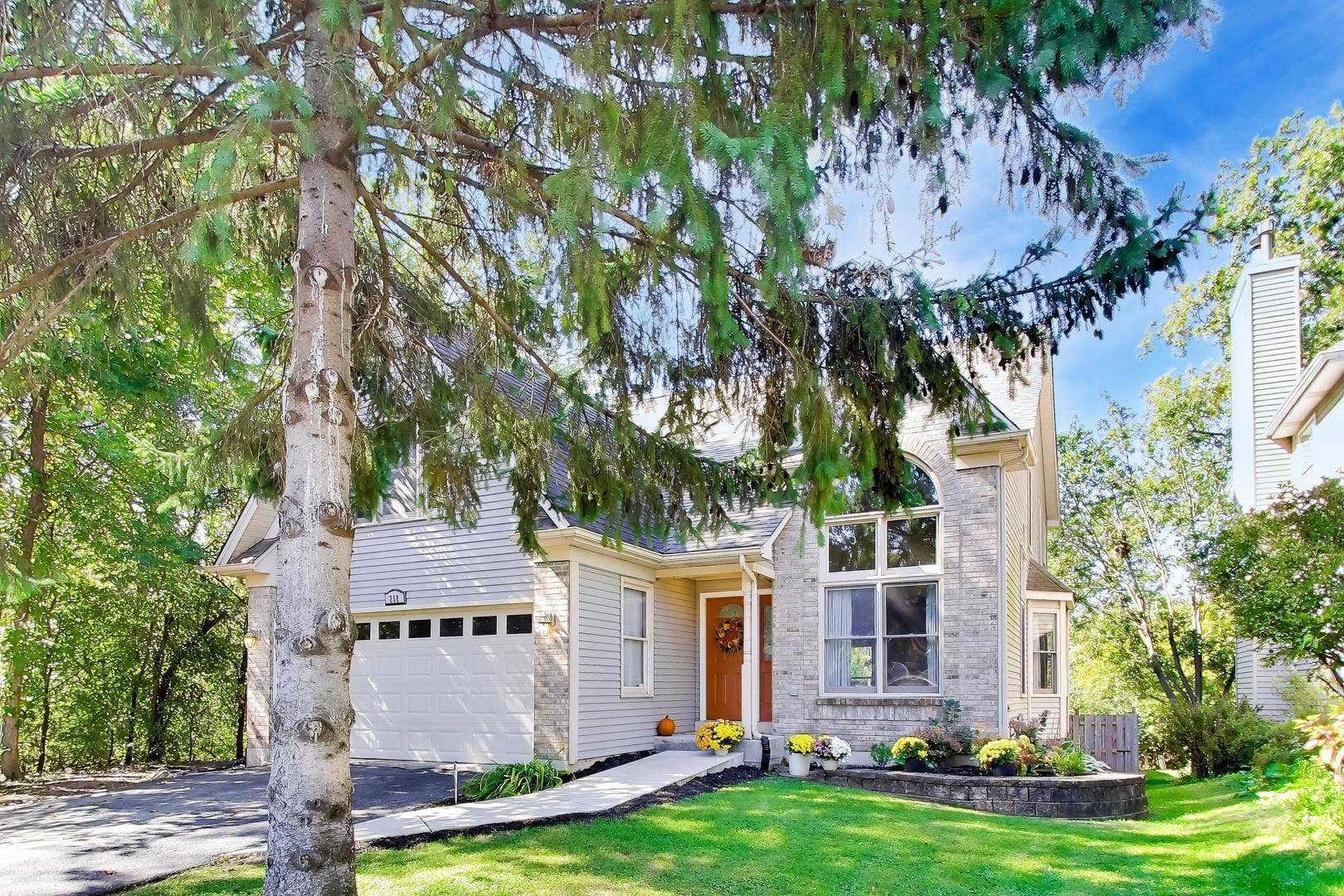 250 Knoll Street, Wheaton, IL 60187 250 Knoll Street, Wheaton, IL 60187