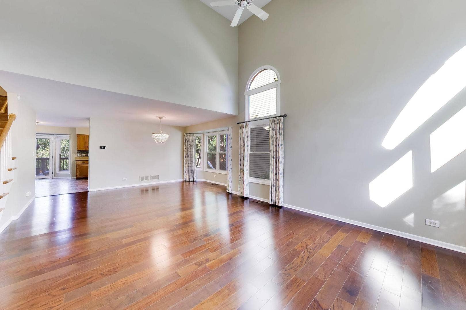 250 Knoll Street, Wheaton, IL 60187 250 Knoll Street, Wheaton, IL 60187