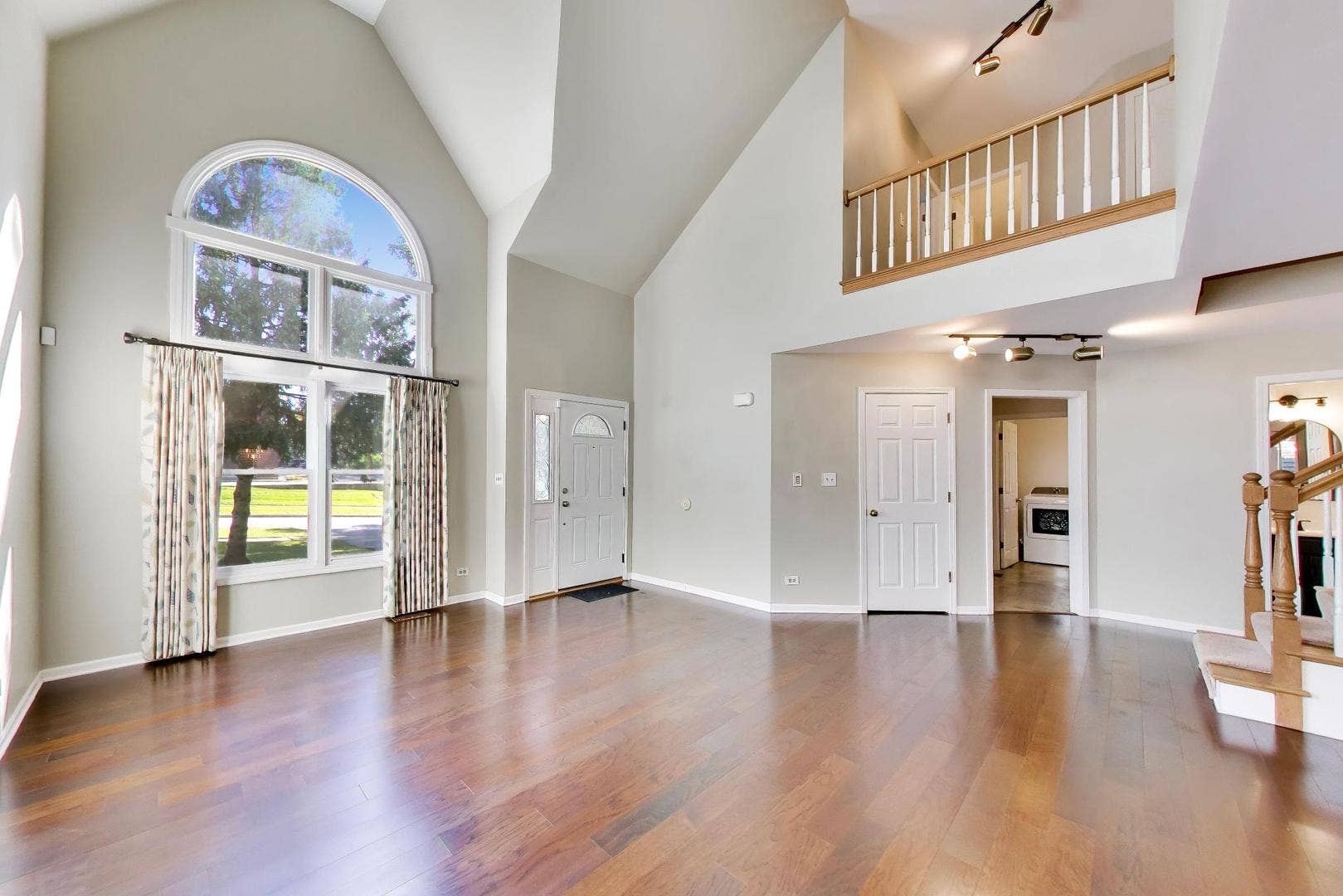 250 Knoll Street, Wheaton, IL 60187 250 Knoll Street, Wheaton, IL 60187