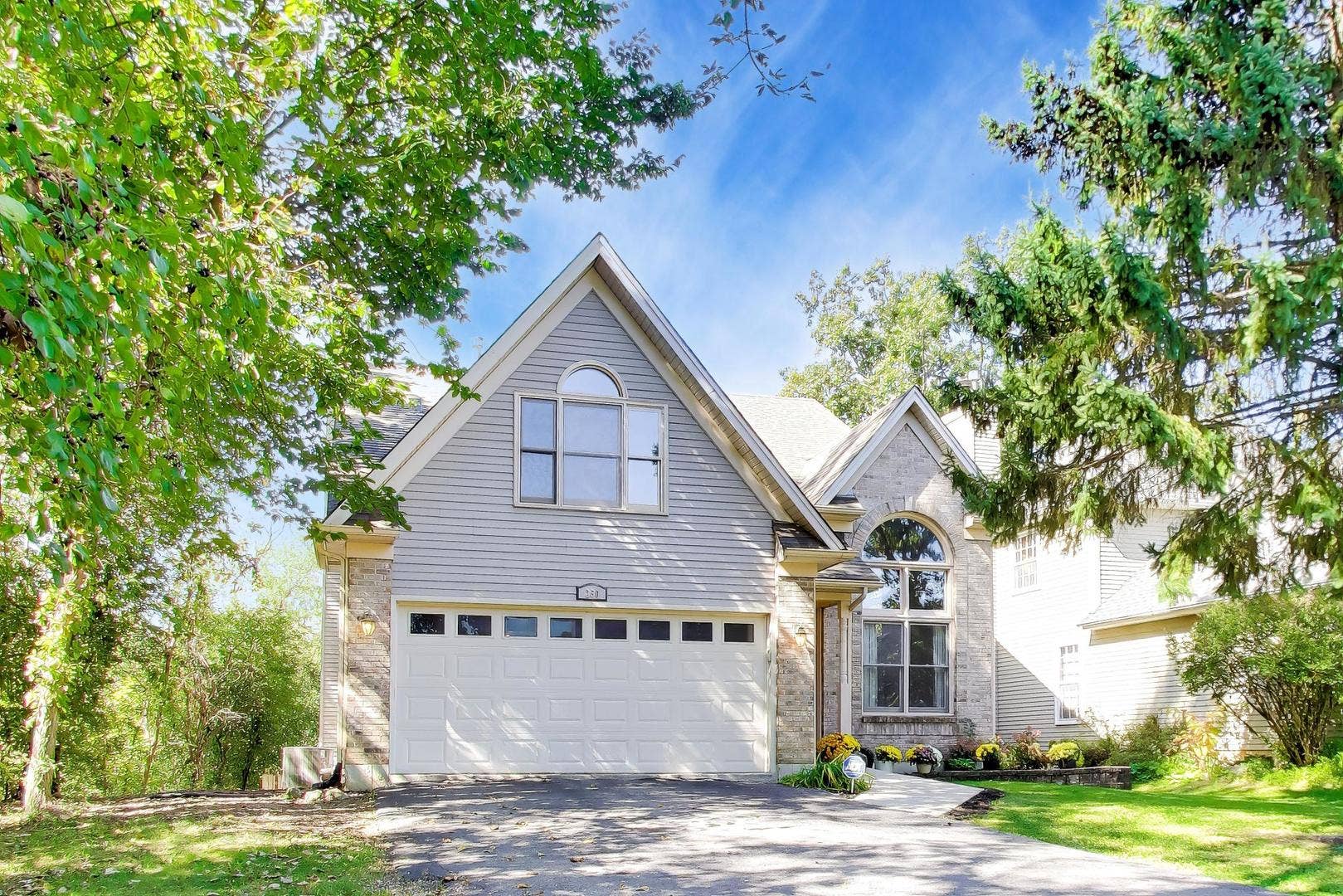250 Knoll Street, Wheaton, IL 60187 250 Knoll Street, Wheaton, IL 60187
