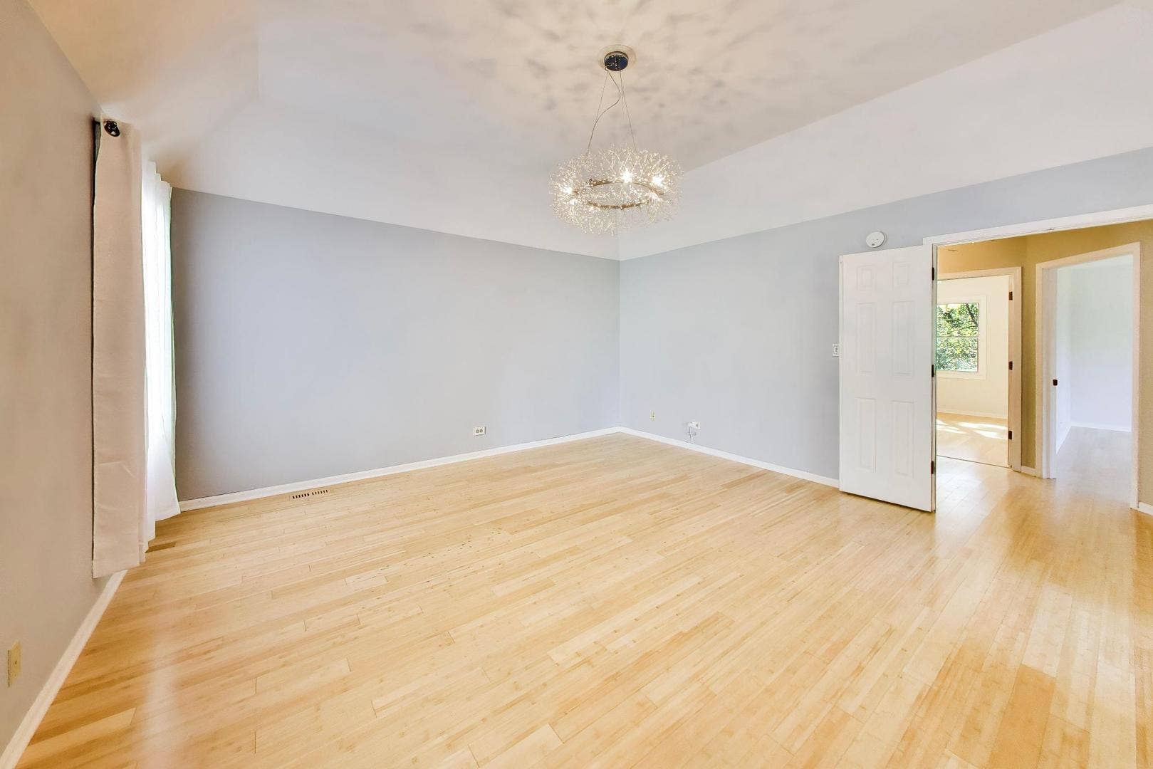 250 Knoll Street, Wheaton, IL 60187 250 Knoll Street, Wheaton, IL 60187