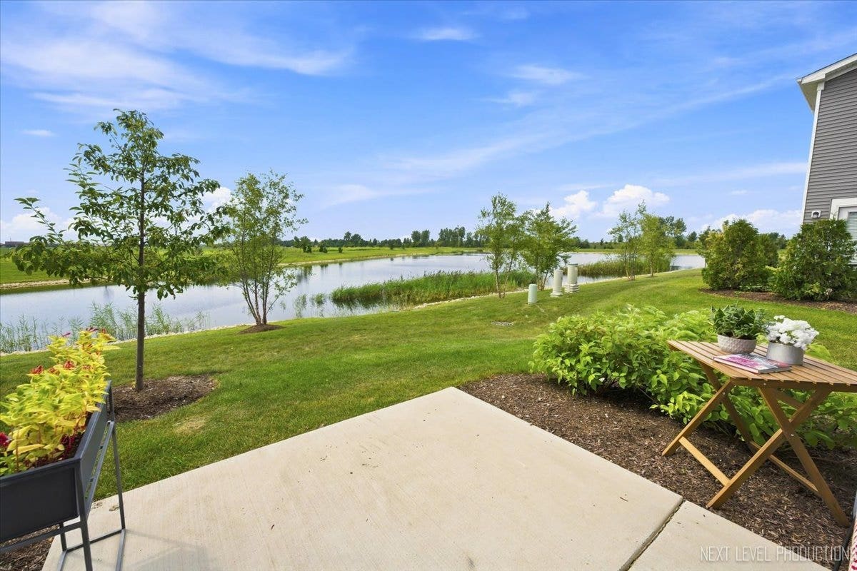 2271 Ryegrass Lane, Bolingbrook, IL 60490