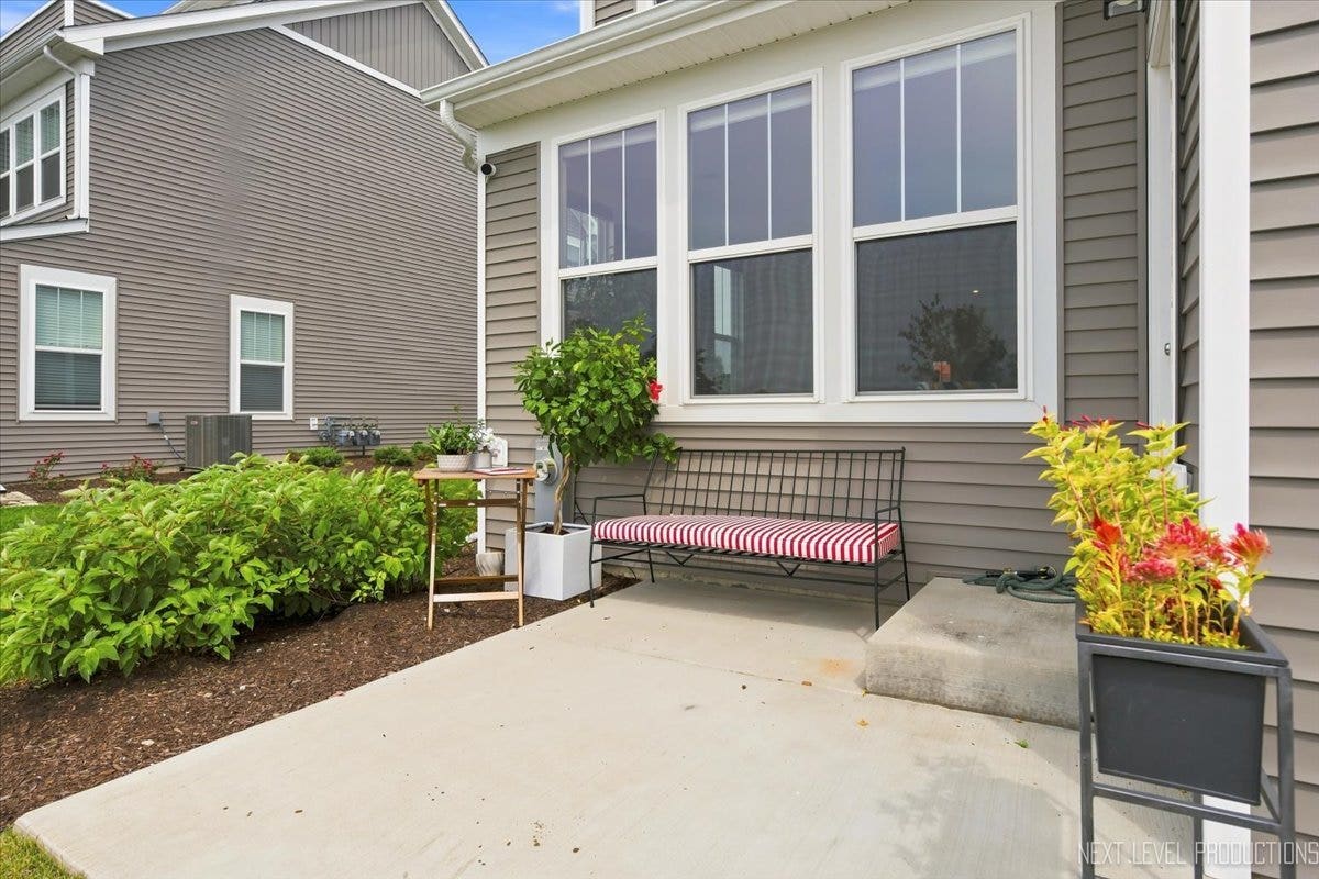 2271 Ryegrass Lane, Bolingbrook, IL 60490