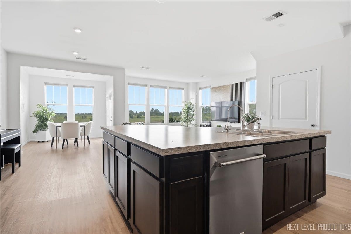 2271 Ryegrass Lane, Bolingbrook, IL 60490