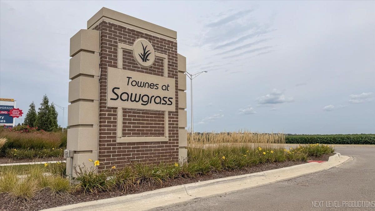 2271 Ryegrass Lane, Bolingbrook, IL 60490