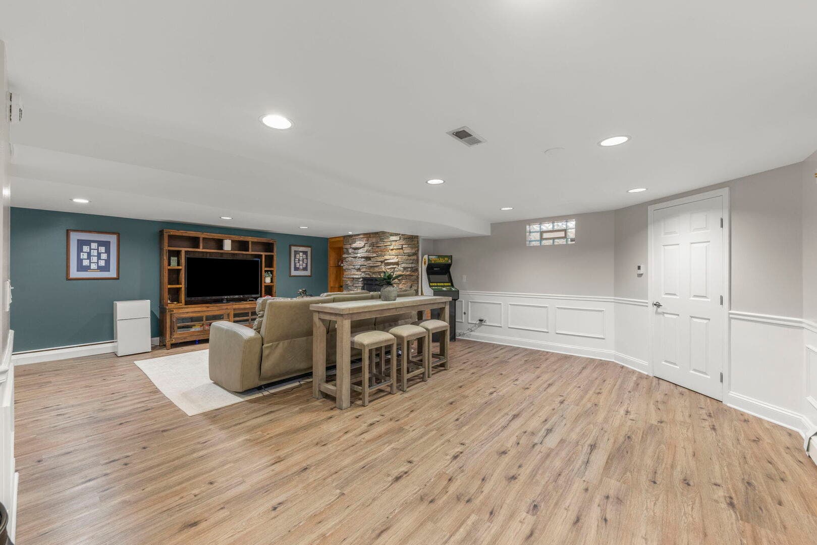 390 S Kenilworth Avenue, Glen Ellyn, IL 60137 390 S Kenilworth Avenue, Glen Ellyn, IL 60137