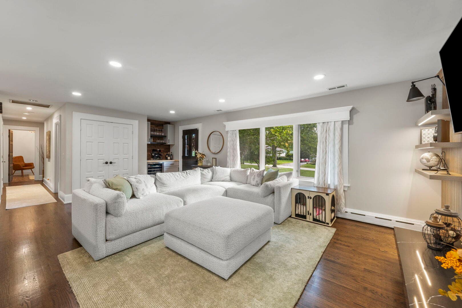 390 S Kenilworth Avenue, Glen Ellyn, IL 60137 390 S Kenilworth Avenue, Glen Ellyn, IL 60137