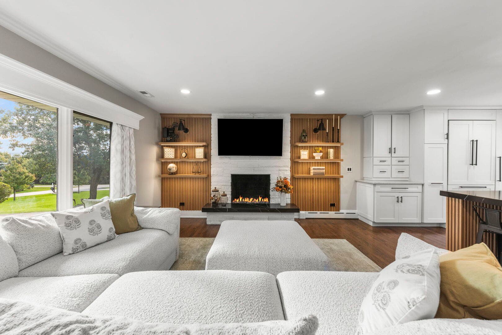 390 S Kenilworth Avenue, Glen Ellyn, IL 60137 390 S Kenilworth Avenue, Glen Ellyn, IL 60137
