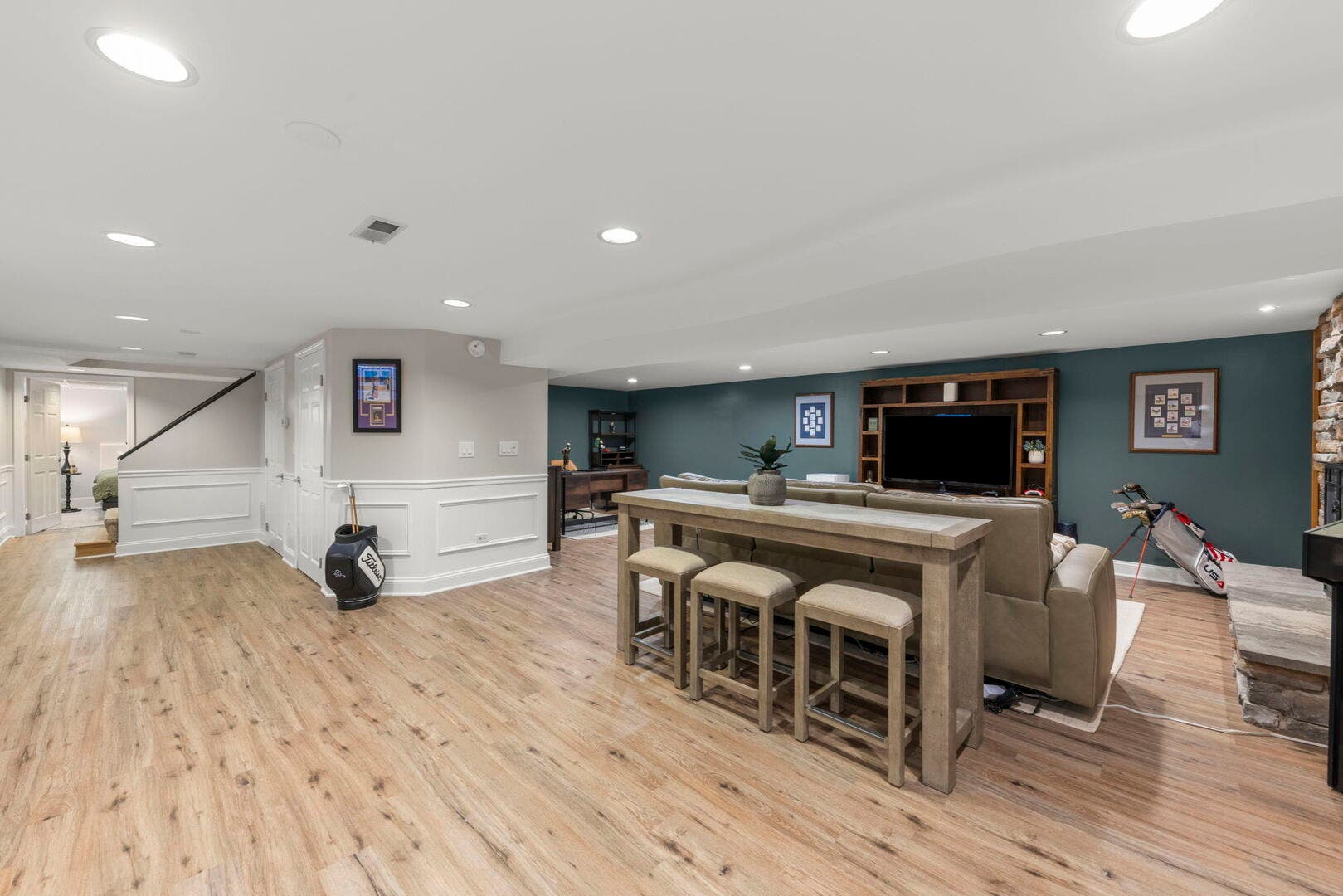 390 S Kenilworth Avenue, Glen Ellyn, IL 60137 390 S Kenilworth Avenue, Glen Ellyn, IL 60137