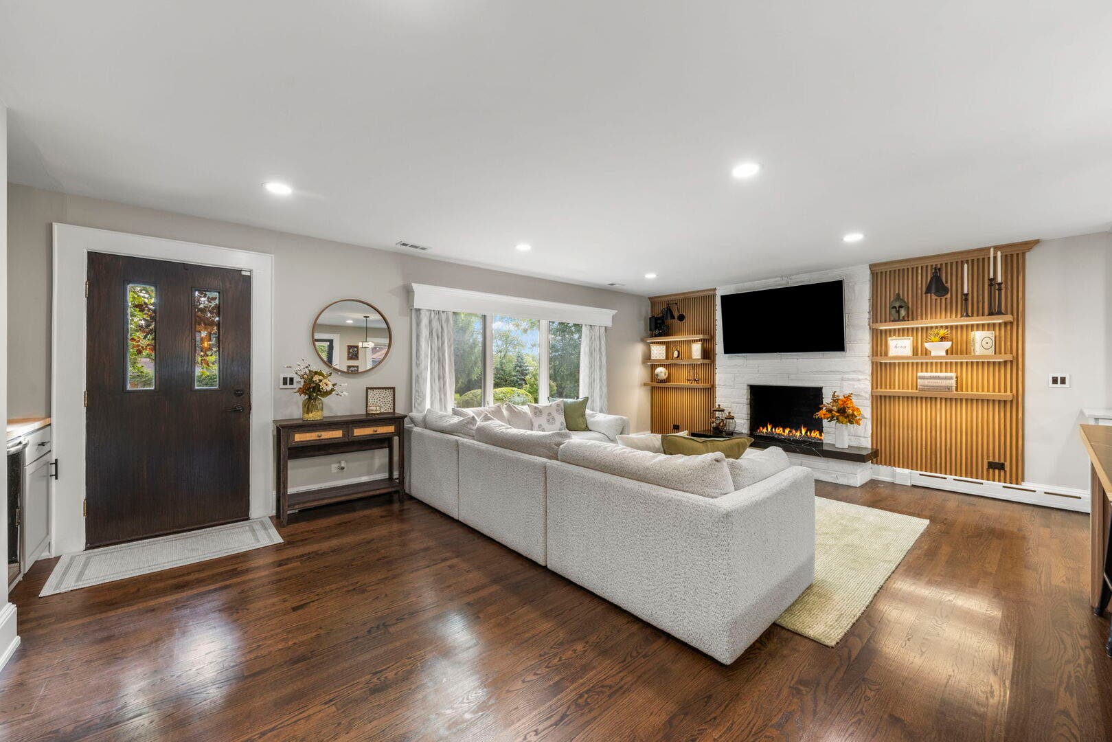 390 S Kenilworth Avenue, Glen Ellyn, IL 60137 390 S Kenilworth Avenue, Glen Ellyn, IL 60137